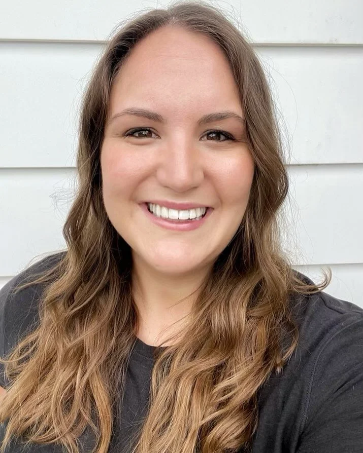 Hi, I&rsquo;m Lauren! I&rsquo;m a Registered Massage Therapist and Doula. My practice is grounded in helping people live a healthy lifestyle through stress management and pain relief. As an RMT and Doula, I am passionate about supporting the perinata