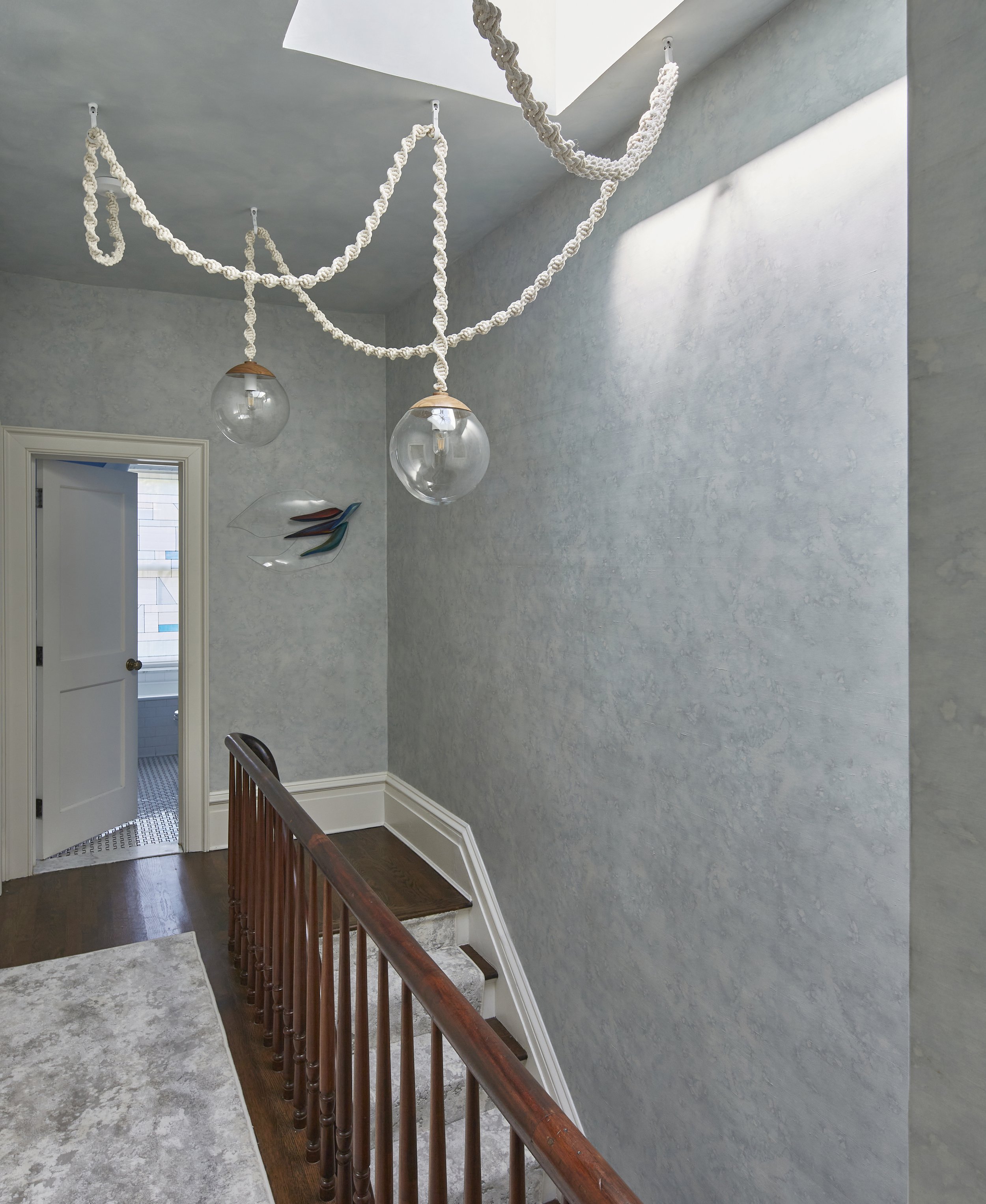 Park Bath Toward Stair_JMorris Design_JACOBSNAVELY_024.jpg