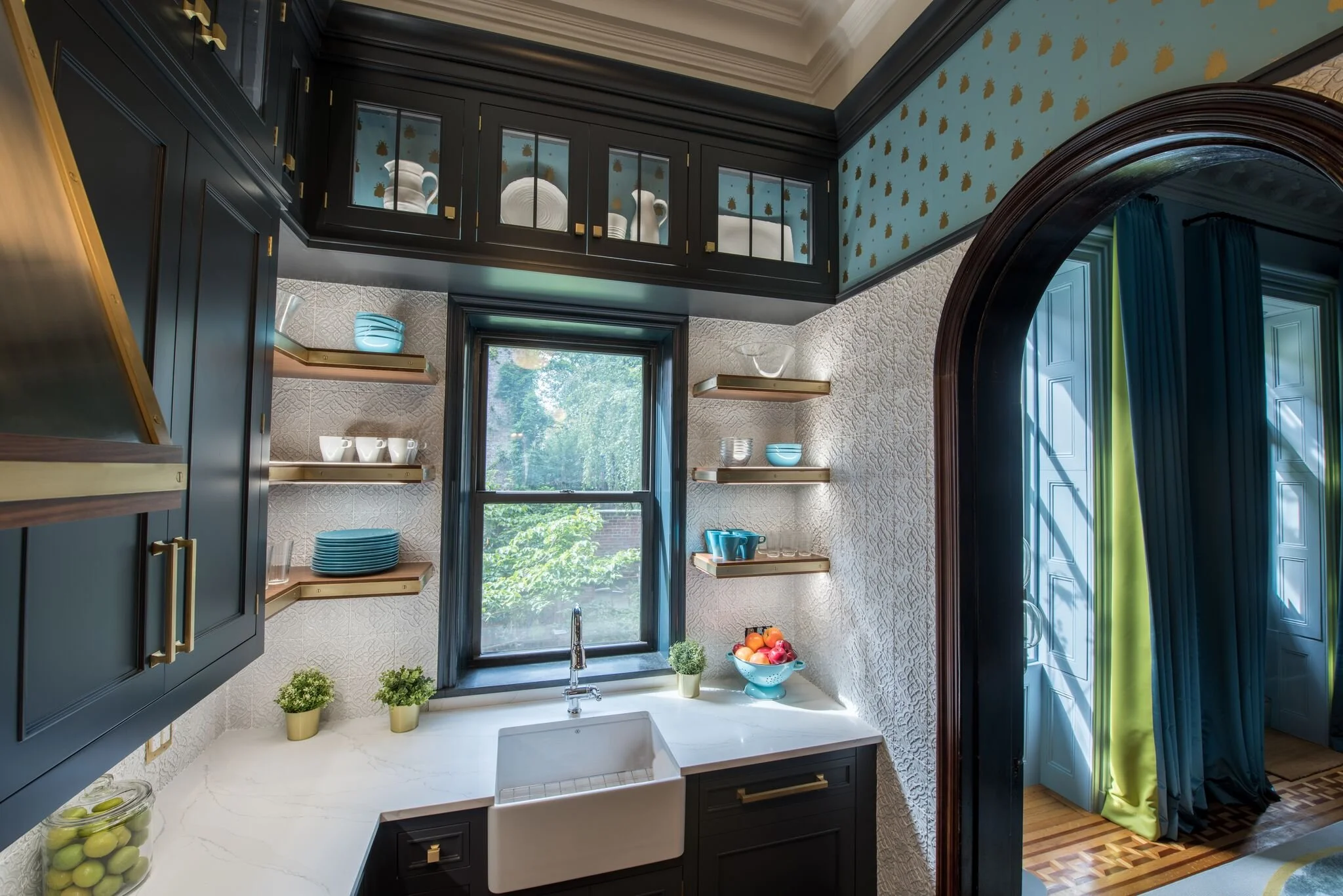 Ciuffo with dining room background.jpg