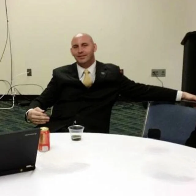 SITTING AT TABLE THIS ONE IMG_4770.jpg