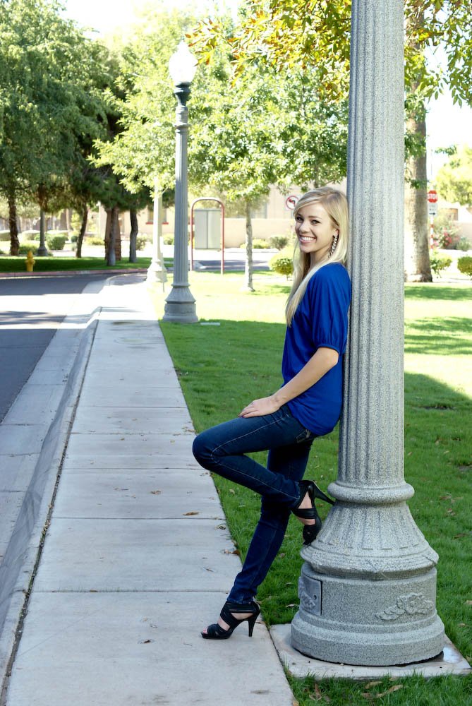 Senior portrait session, senior photography, Arizona photographer, phoenix area photographer, senior photos, downtown phoenix arts district and Roosevelt Row