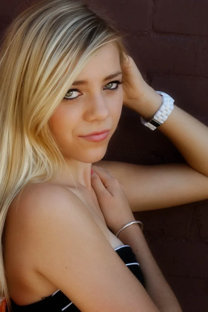 Senior portrait session, senior photography, Arizona photographer, phoenix area photographer, senior photos, downtown phoenix arts district and Roosevelt Row