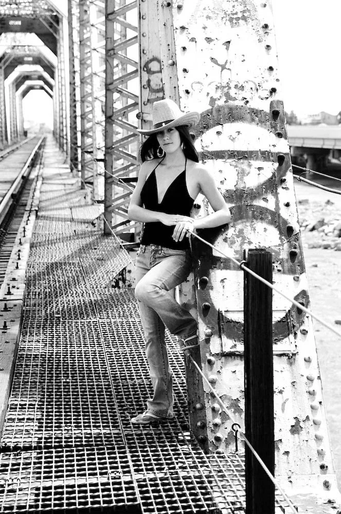 Senior portrait session, senior photography, Arizona photographer, phoenix area photographer, senior photos, West Valley field cowgirl session