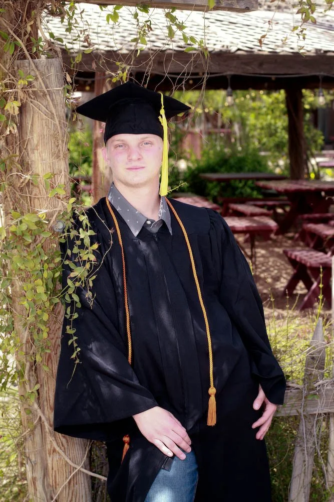 Senior portrait session, senior photography, Arizona photographer, phoenix area photographer, senior photos, The Farm at South Mountain, Cap and Gown