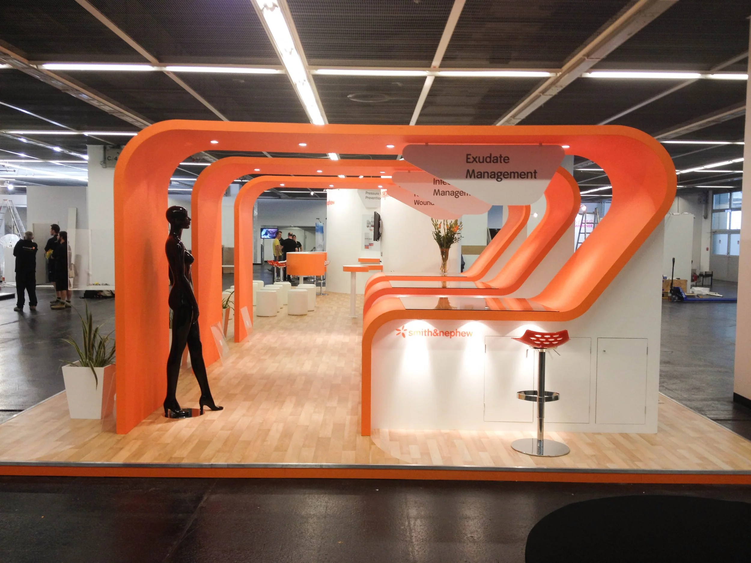 Smith-&-Nephew-custom-exhibition-stand-4.jpg