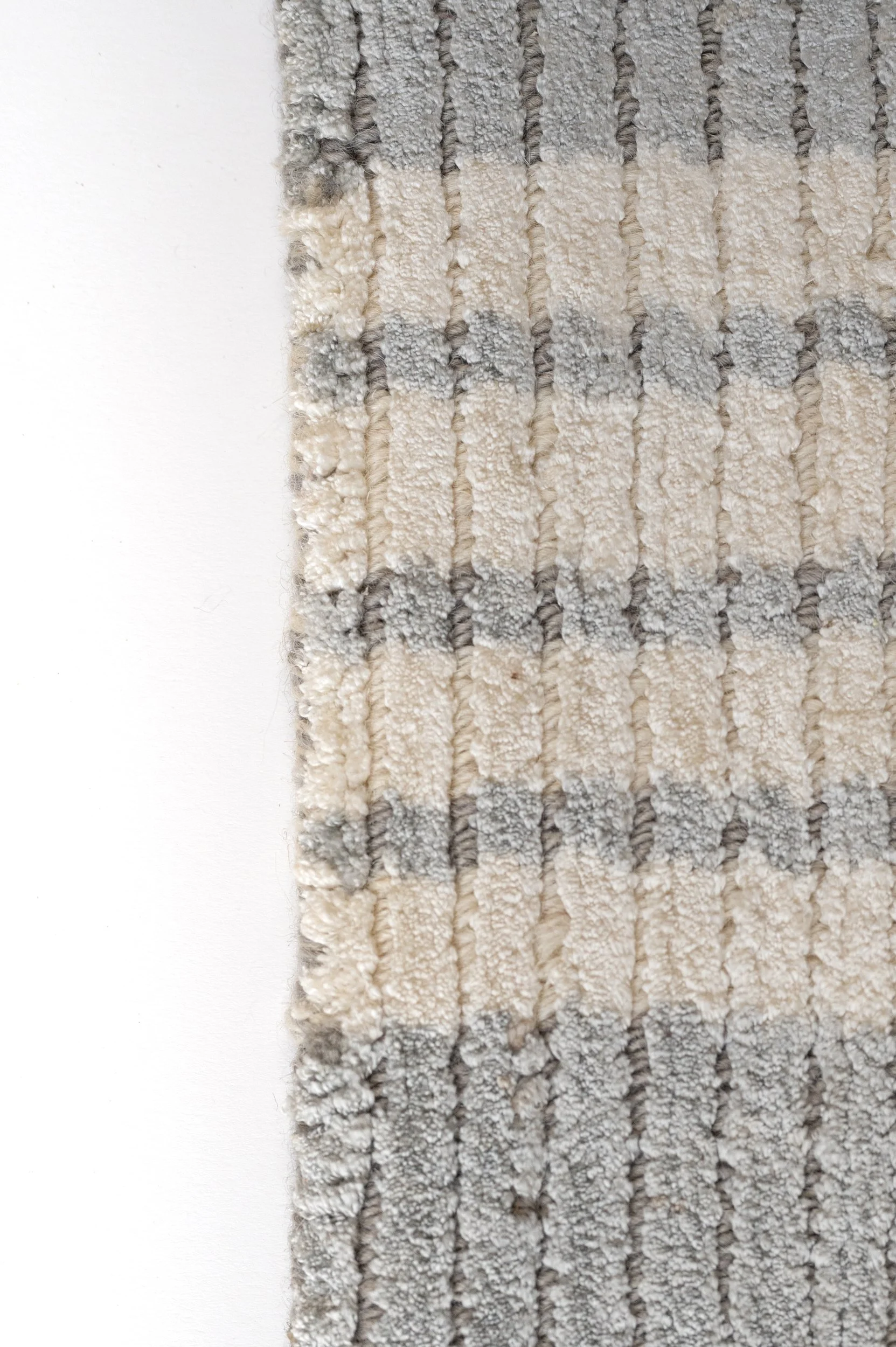 C-001557_03_handwoven_outdoor.jpg