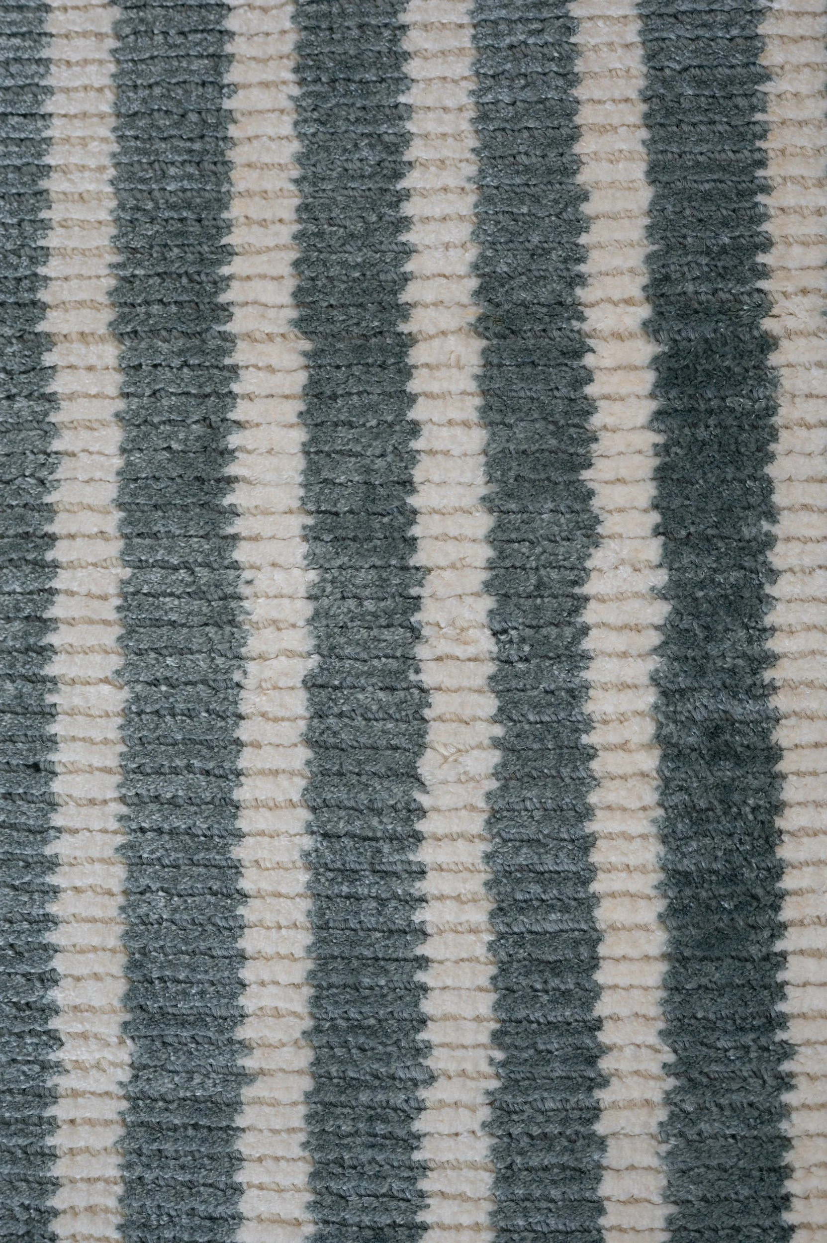 C-001558_02_handwoven_outdoor.jpg