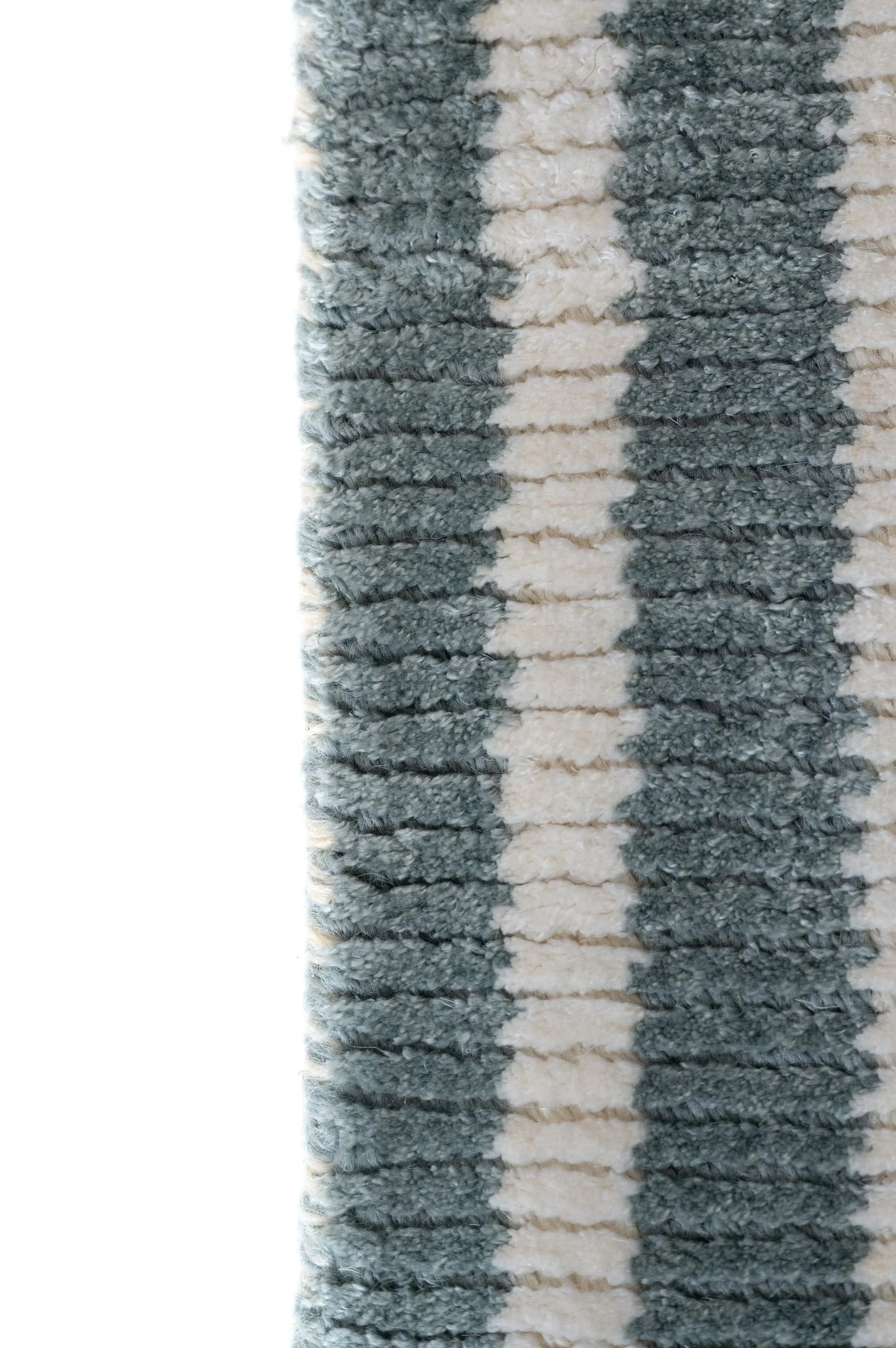 C-001558_03_handwoven_outdoor.jpg