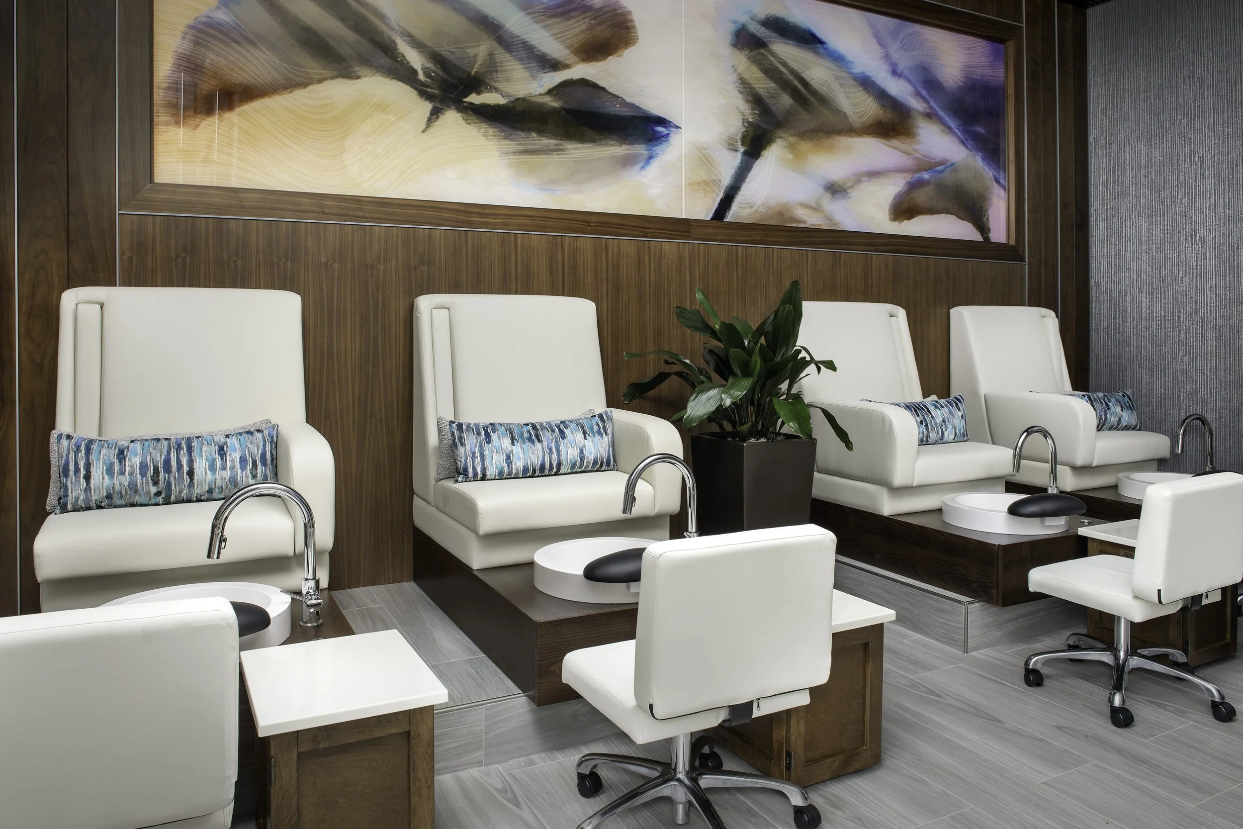 SILVERCLOUD_PTRUSTON_SPACES_SPA_PEDICURE_STATION.jpg