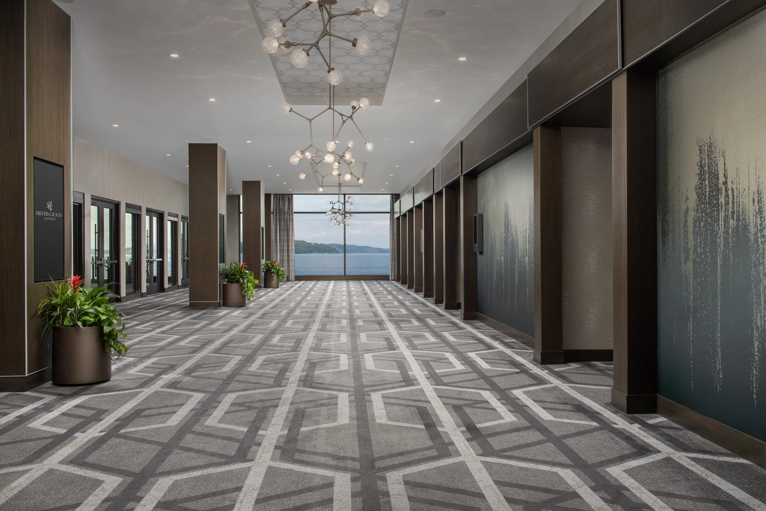 SILVERCLOUD_PTRUSTON_SPACES_FOYER_EMPTY.jpg