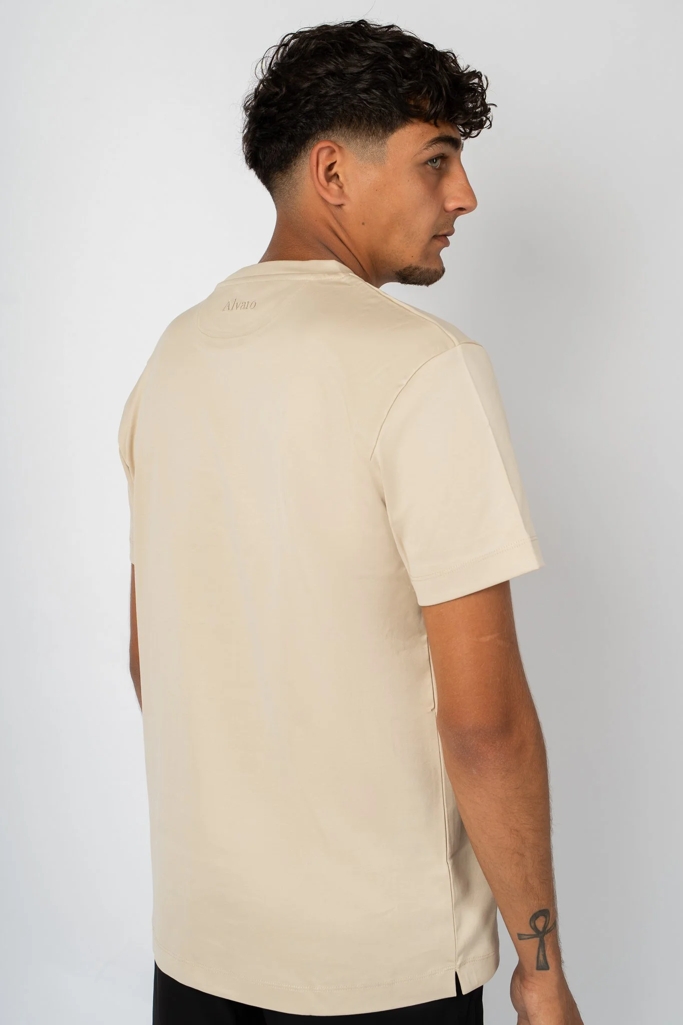 MOONStudios_AlvaroClothing_20260807(022).jpg