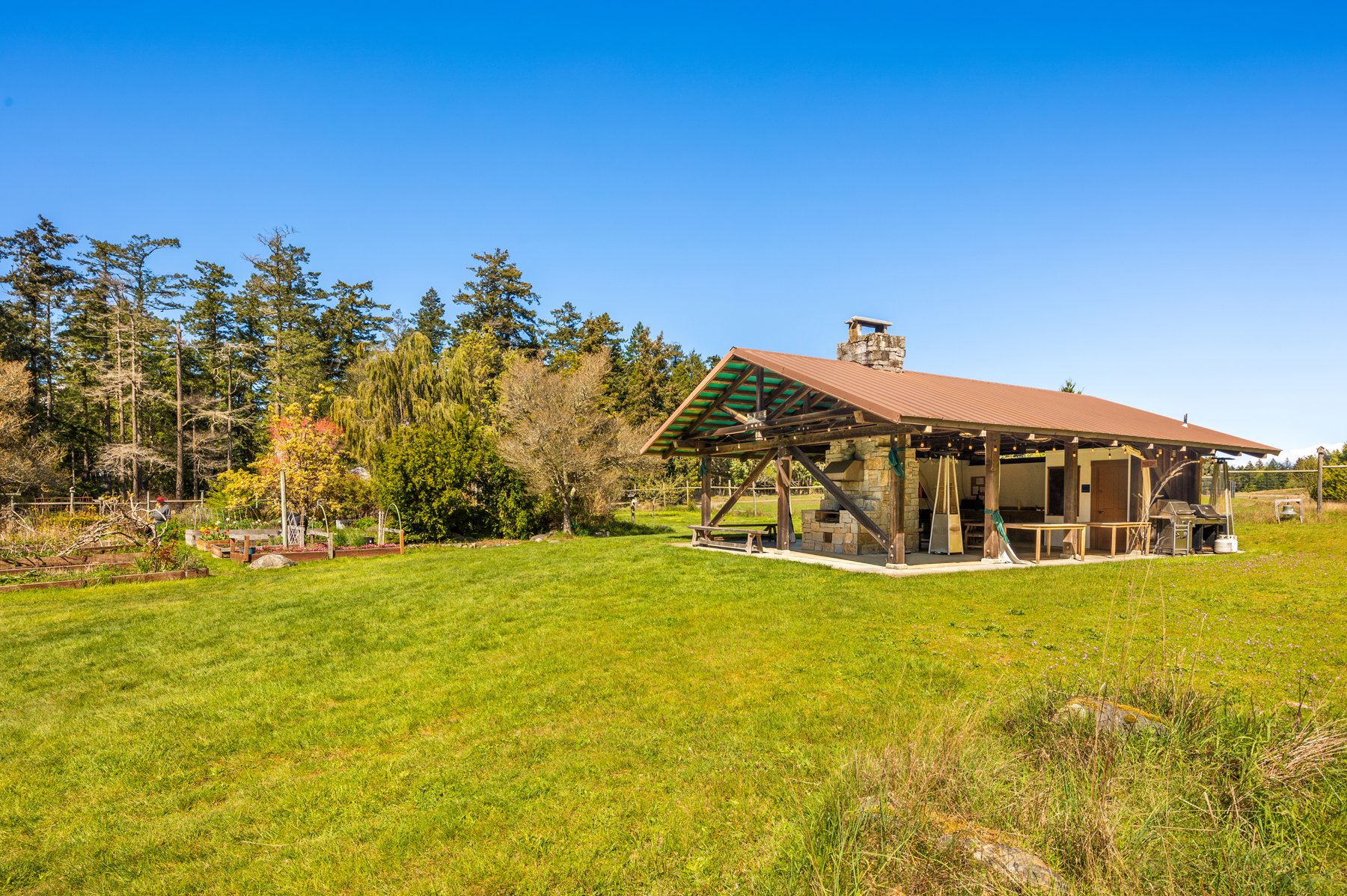Community picnic area