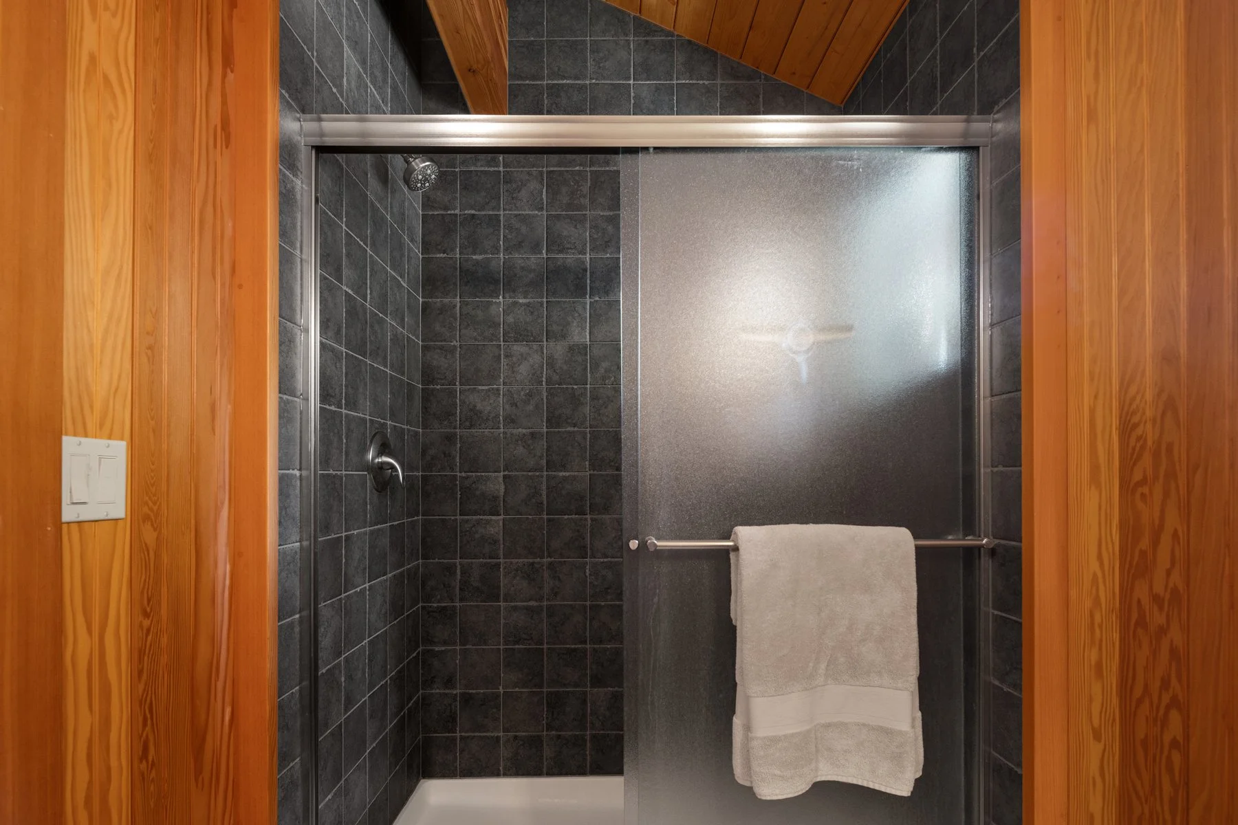 Upstairs 3/4 bath