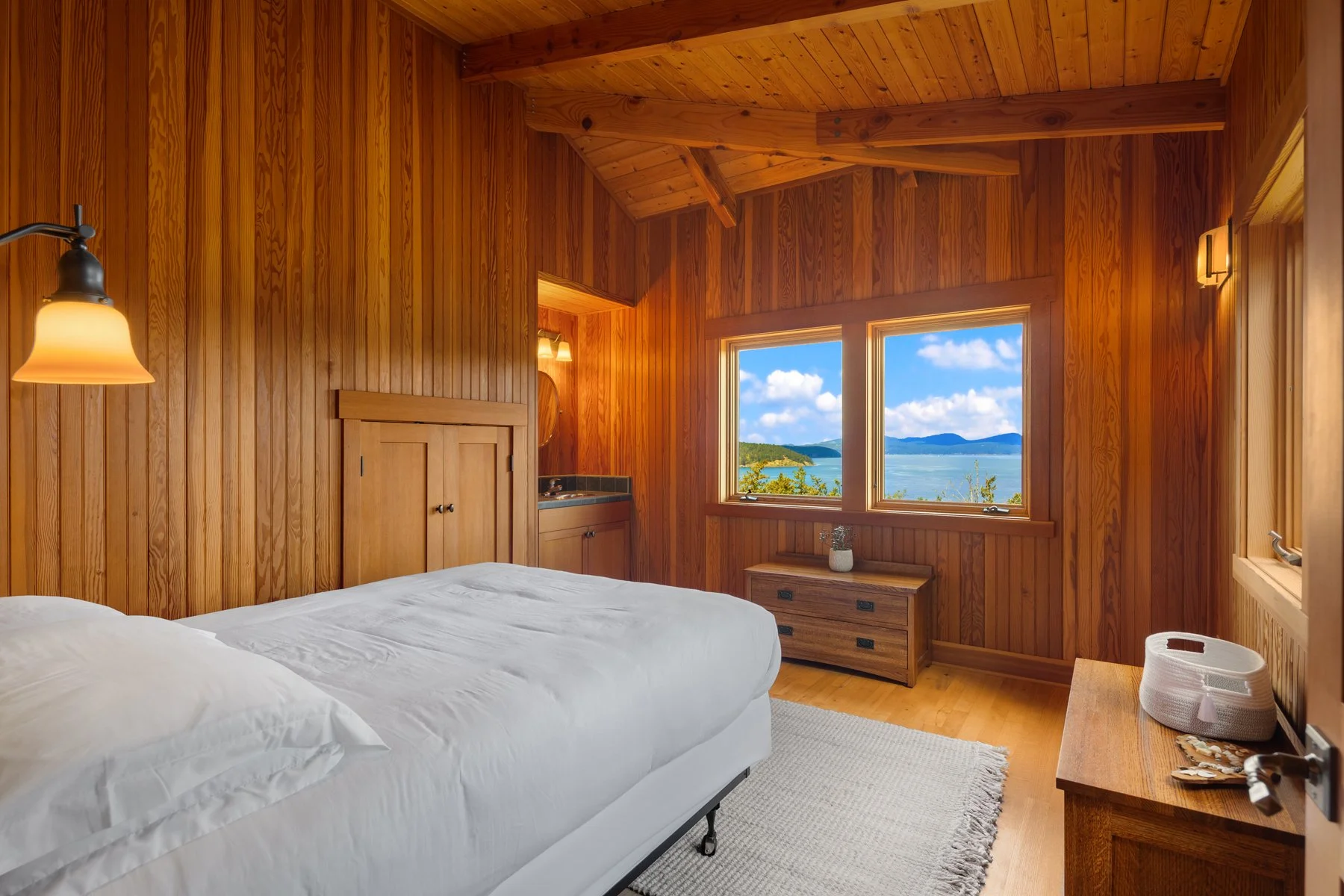 Main floor guest bedroom