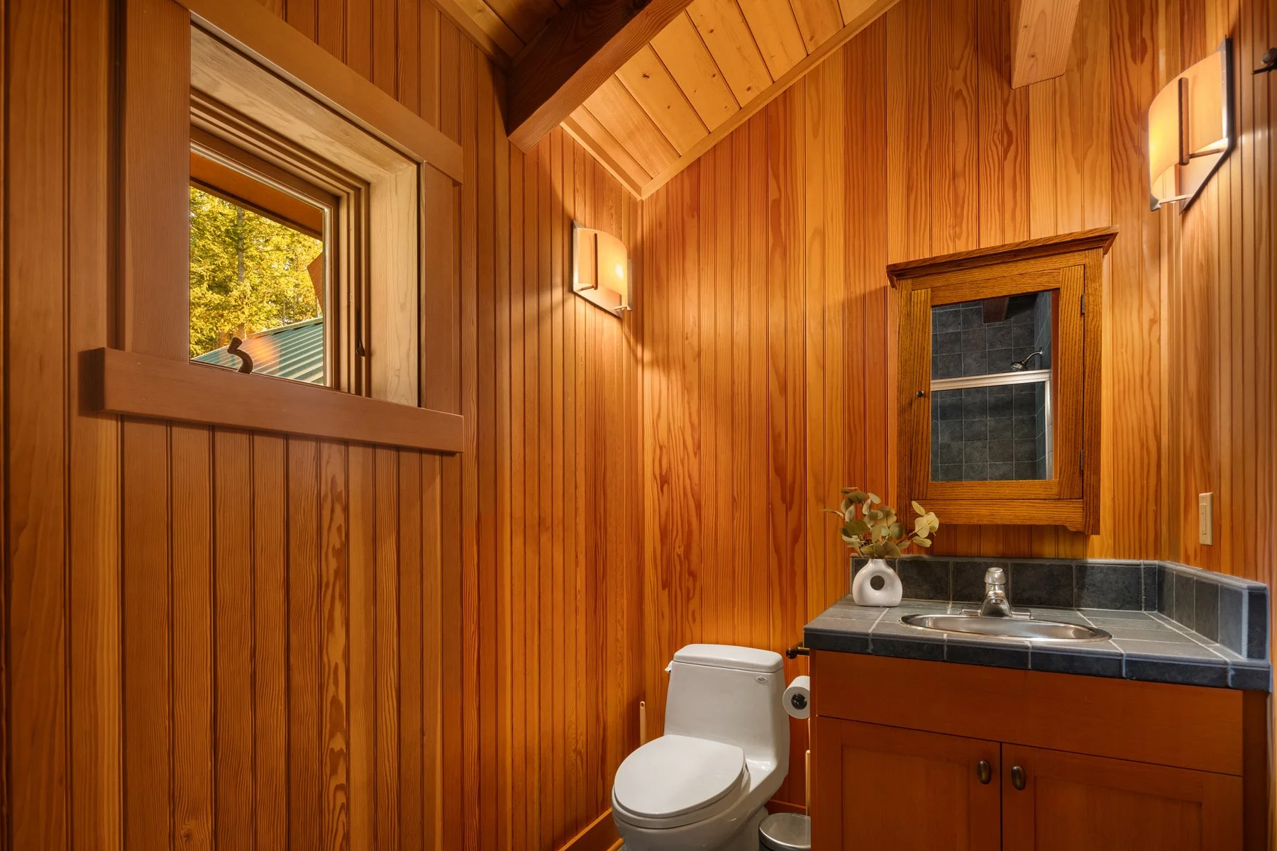 Upstairs 3/4 bath