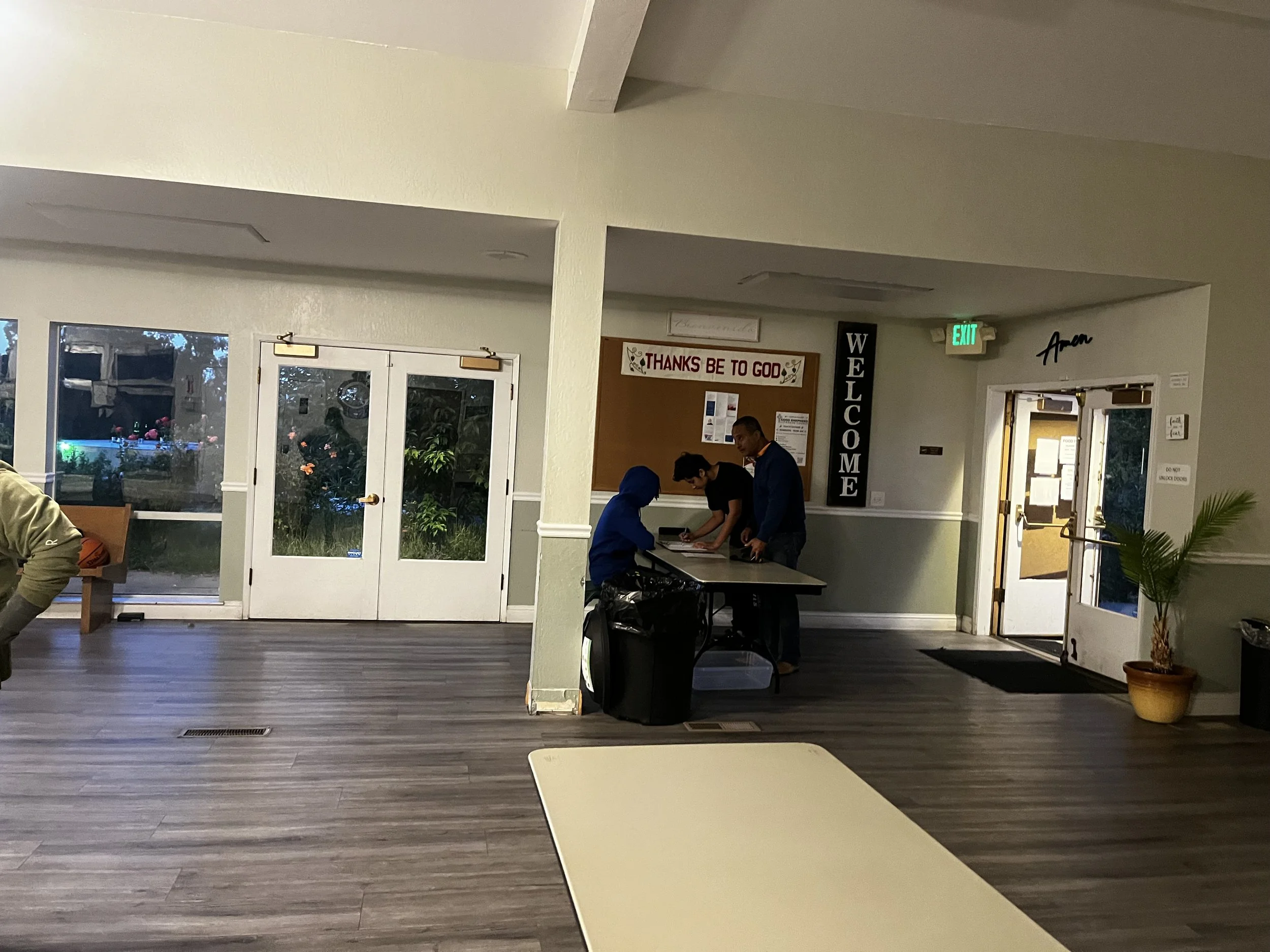 New students arrive early to check-in