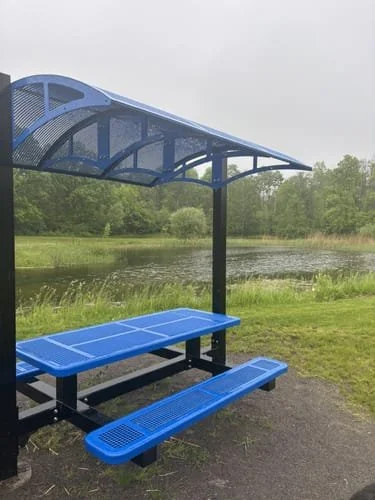 picnic table.jpg