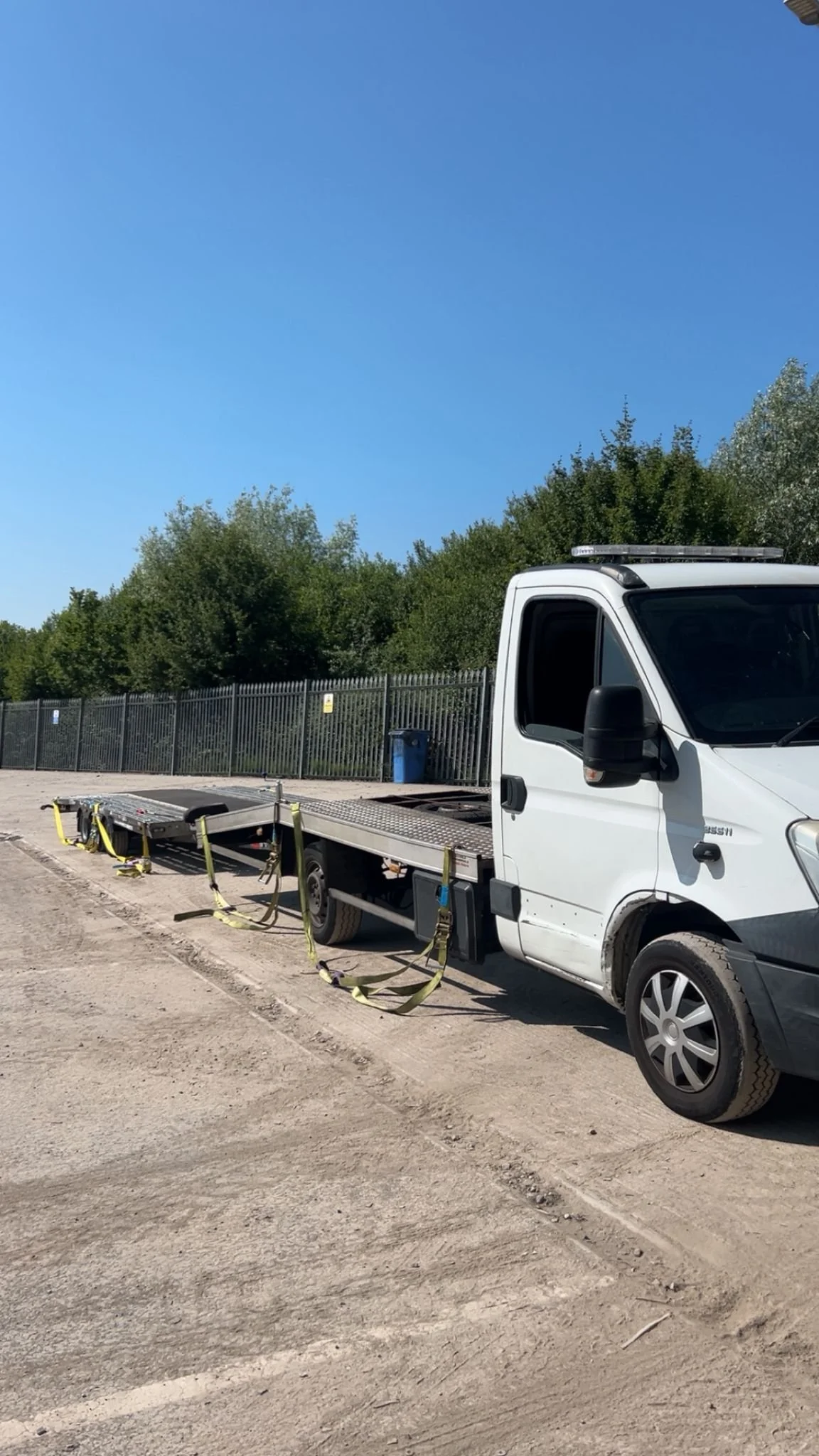 emergency rescue, breakdown, jumpstarts, motorway rescue, vehicle transportation, garage pickups, MOT drop offs