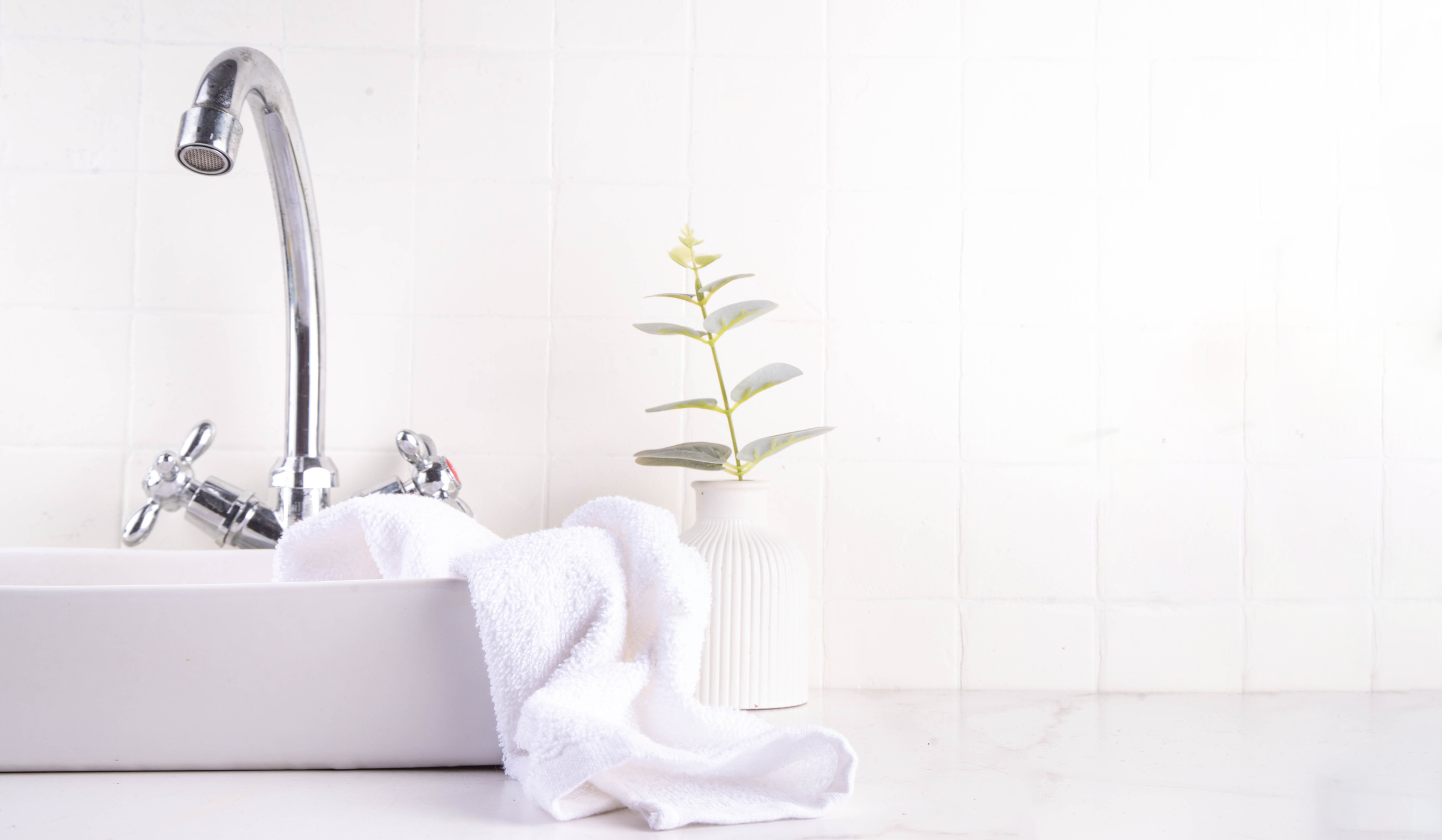 3 Bathroom Design Decisions That Sound Wrong But Are Actually Genius