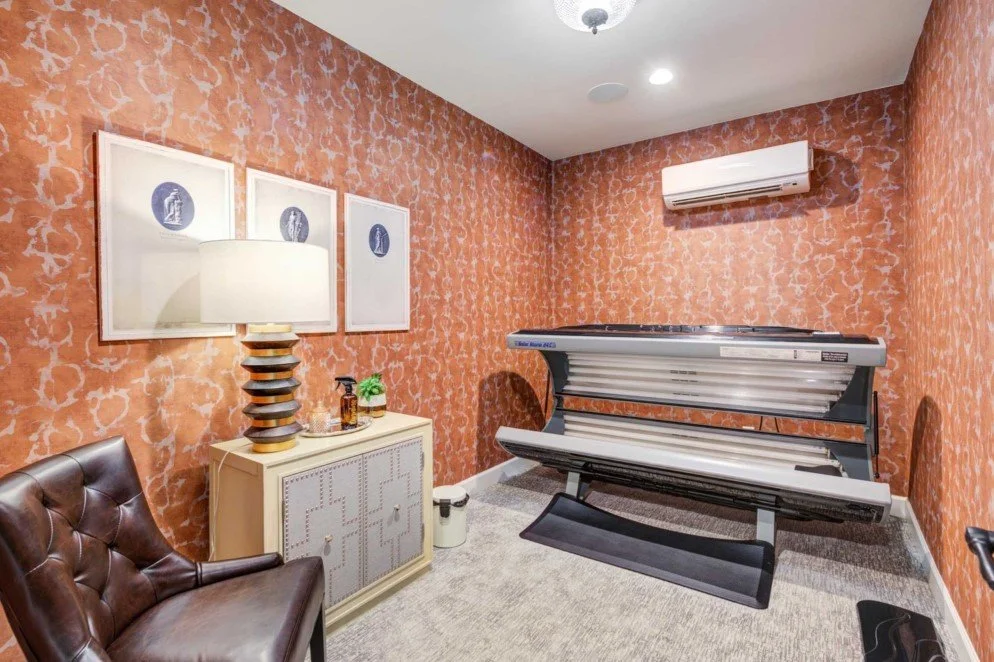 HH17 Tanning bed snip.jpg
