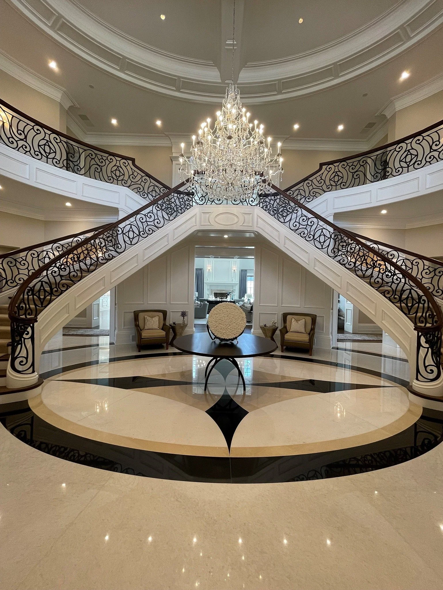 F - Foyer 3.jpg