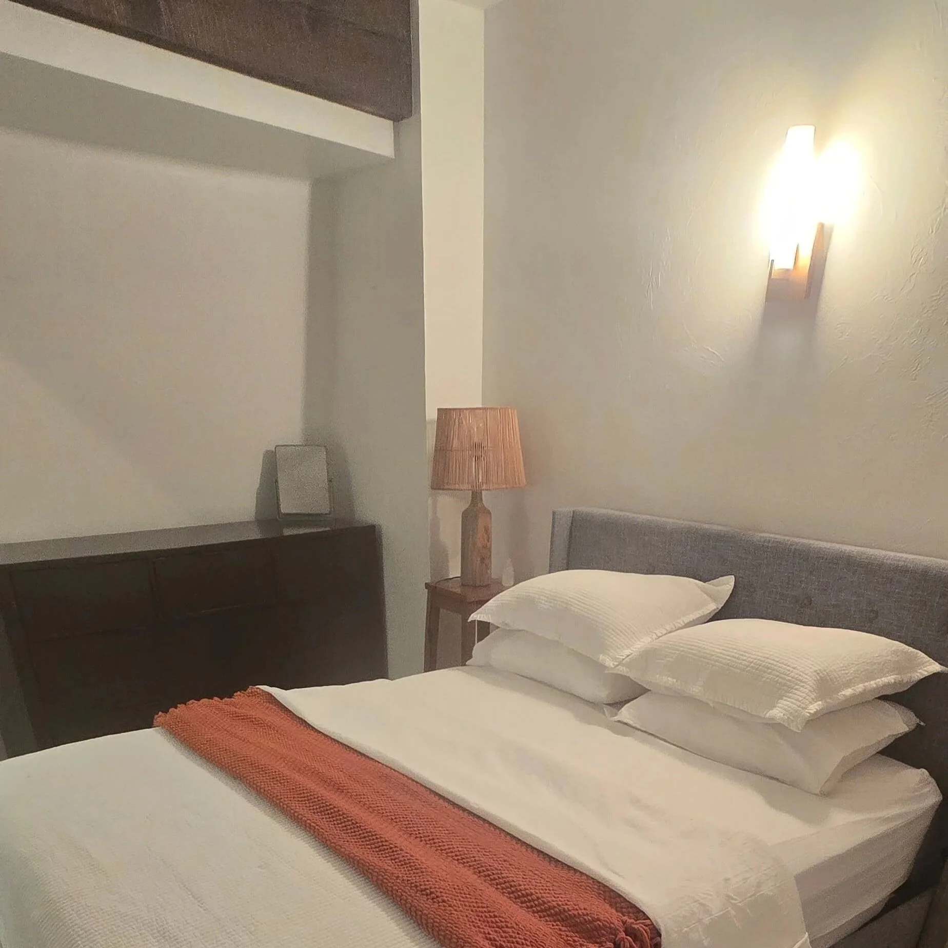 premium-room-private-bath+.jpg