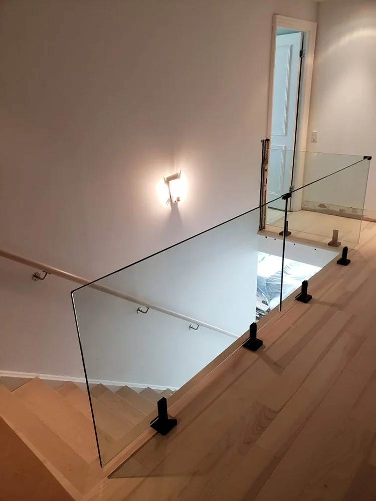 indoor glass railing .jpeg