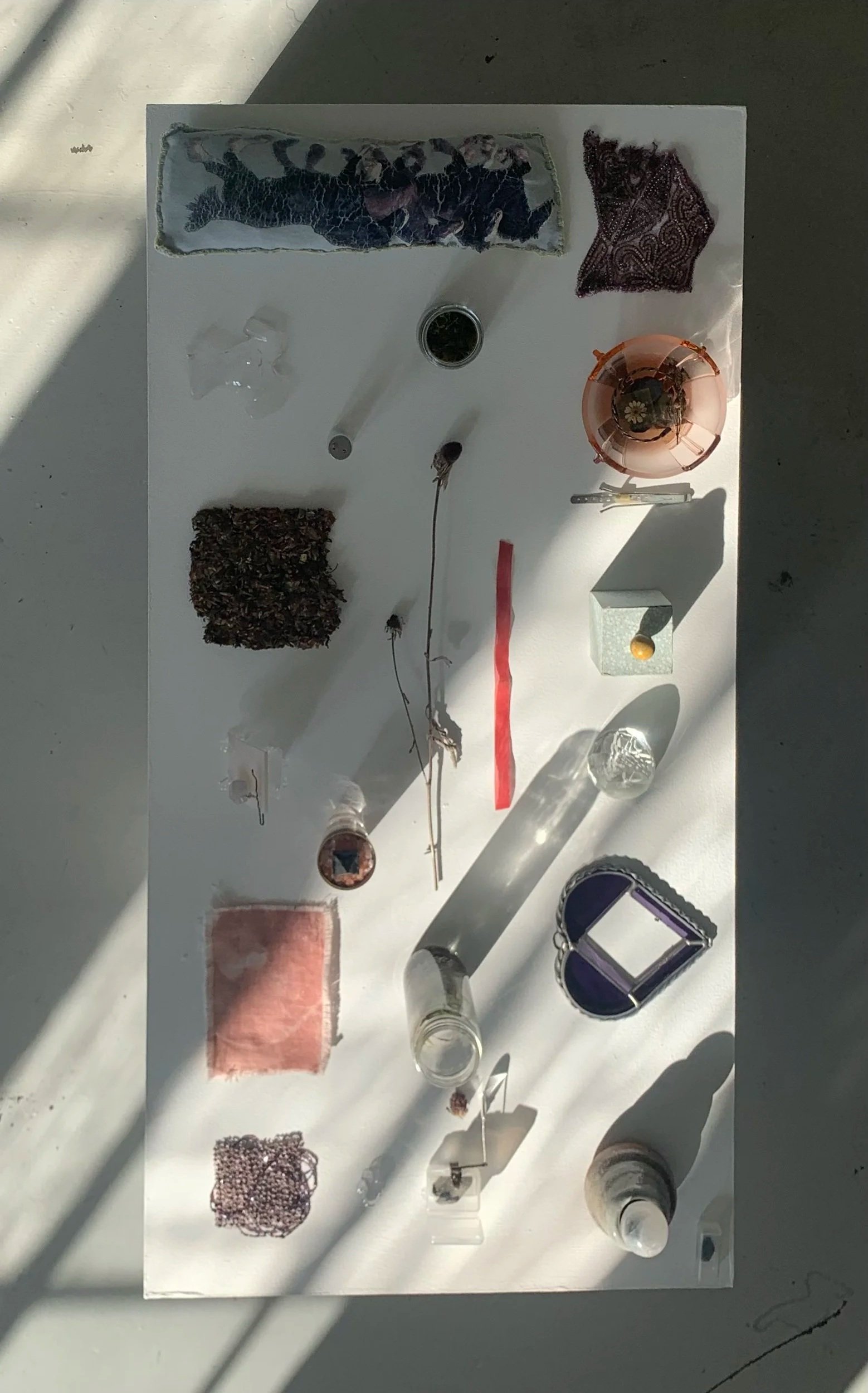 "Her mind’s body" 
/
Assorted objects
/
Dimensions variable
/ 
Collaboration with Madeline Olson
