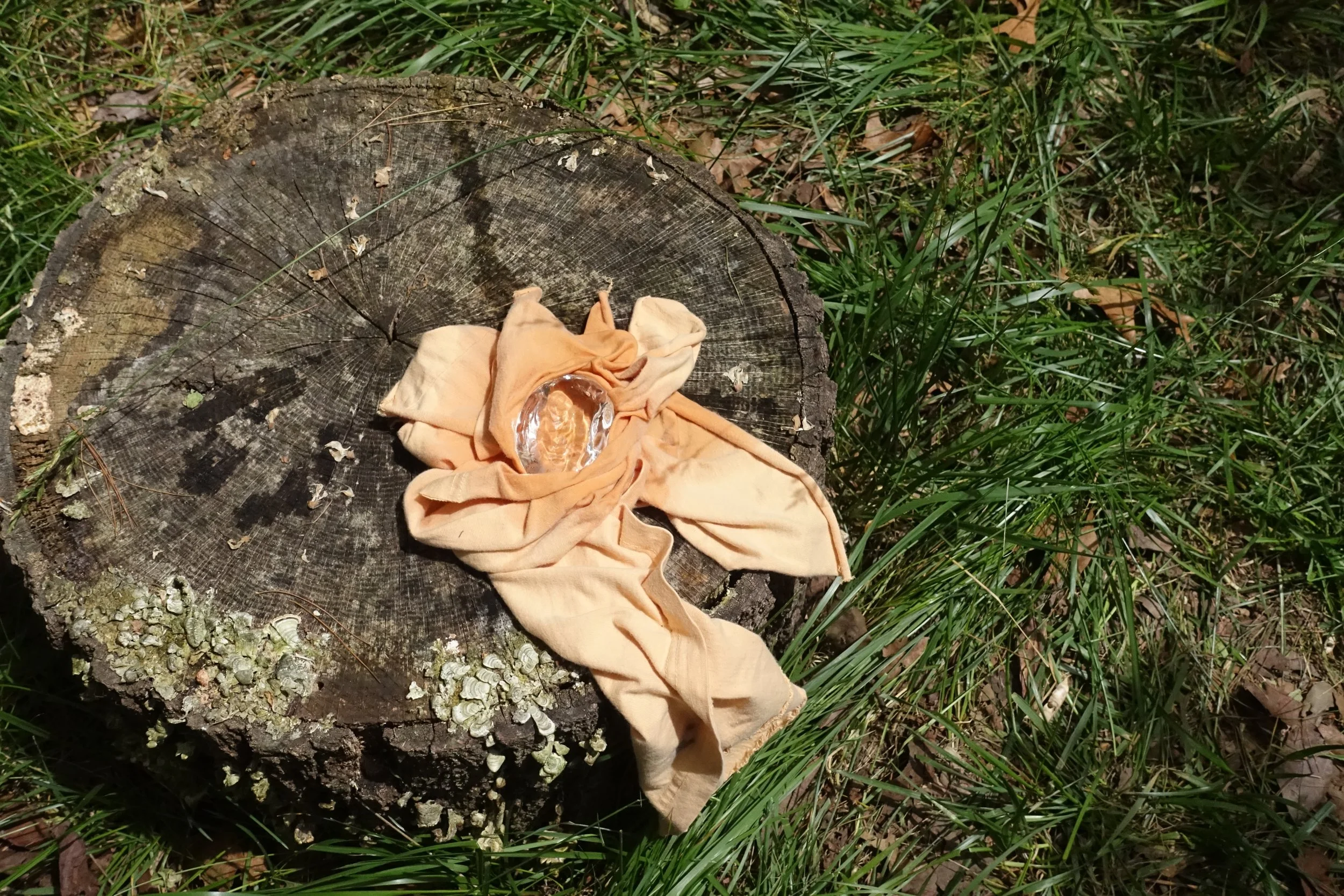 "glass puddle in half a shirt cropped on a whim"
/
glass puddle, jersey, water
/
2019