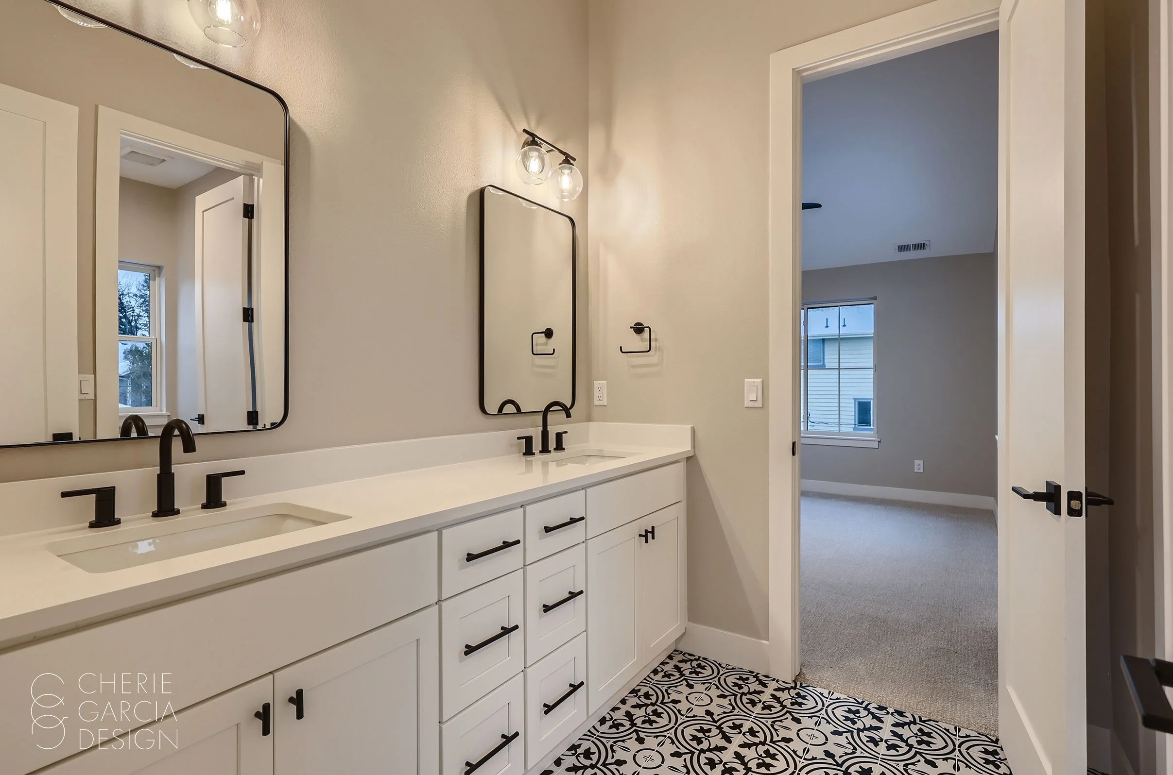 Pearl_jj-bath1-b.jpg