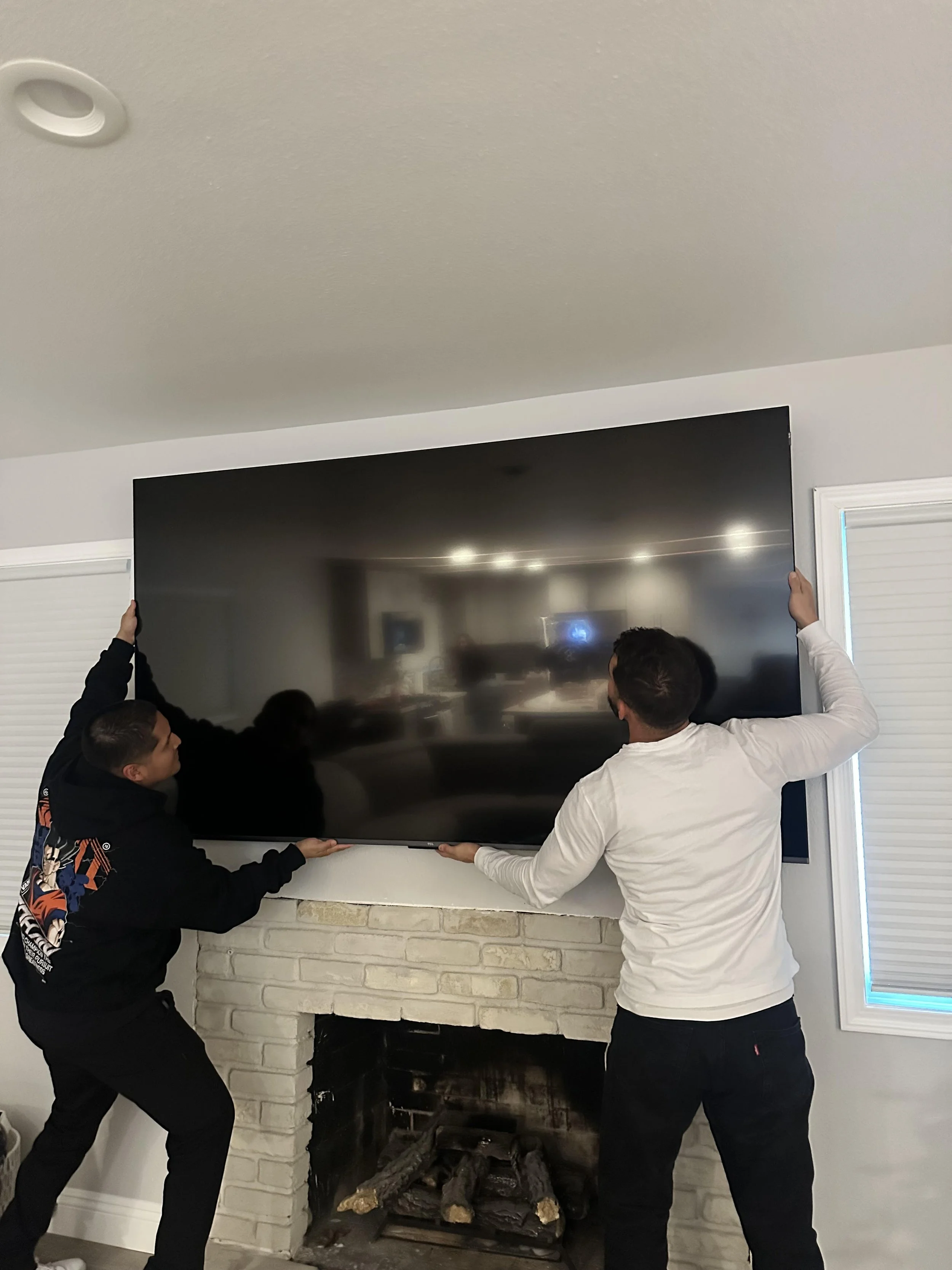 Tv Mounting above fireplace in Rancho Santa Margarita, CA - Secure wall Mounting service
