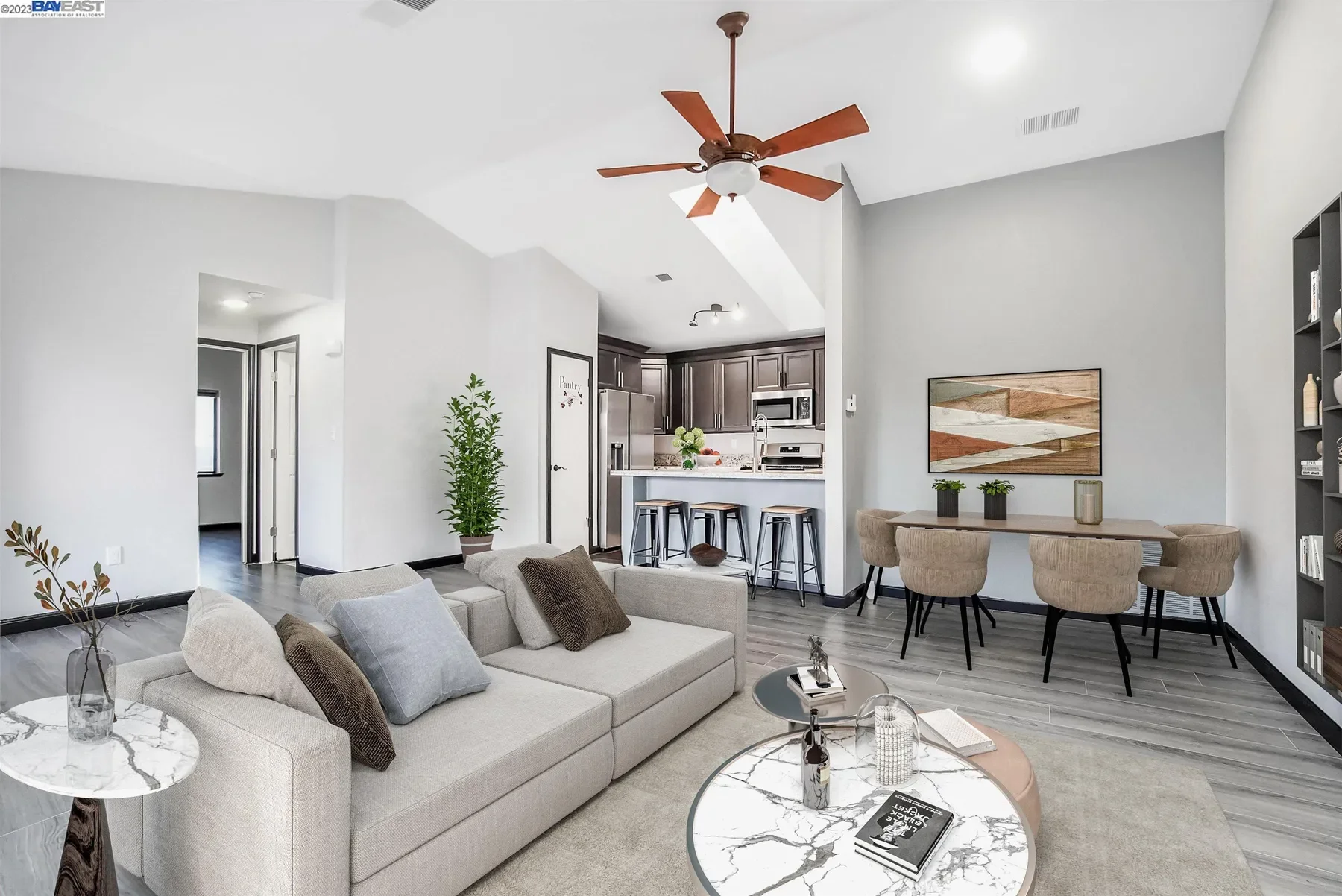 913 Villa Terrace, $492,000