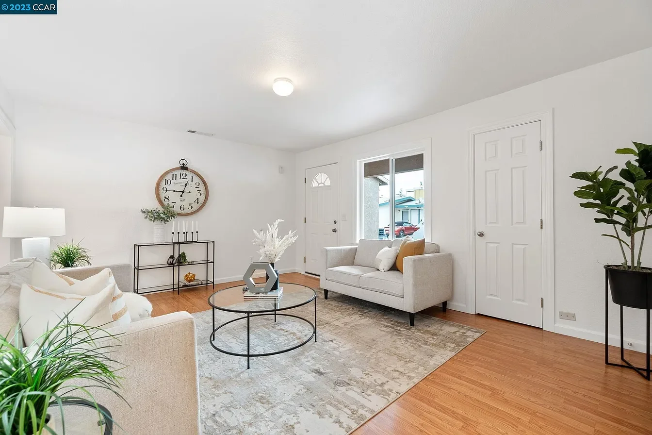 1425 Loeffler Lane, $575,500