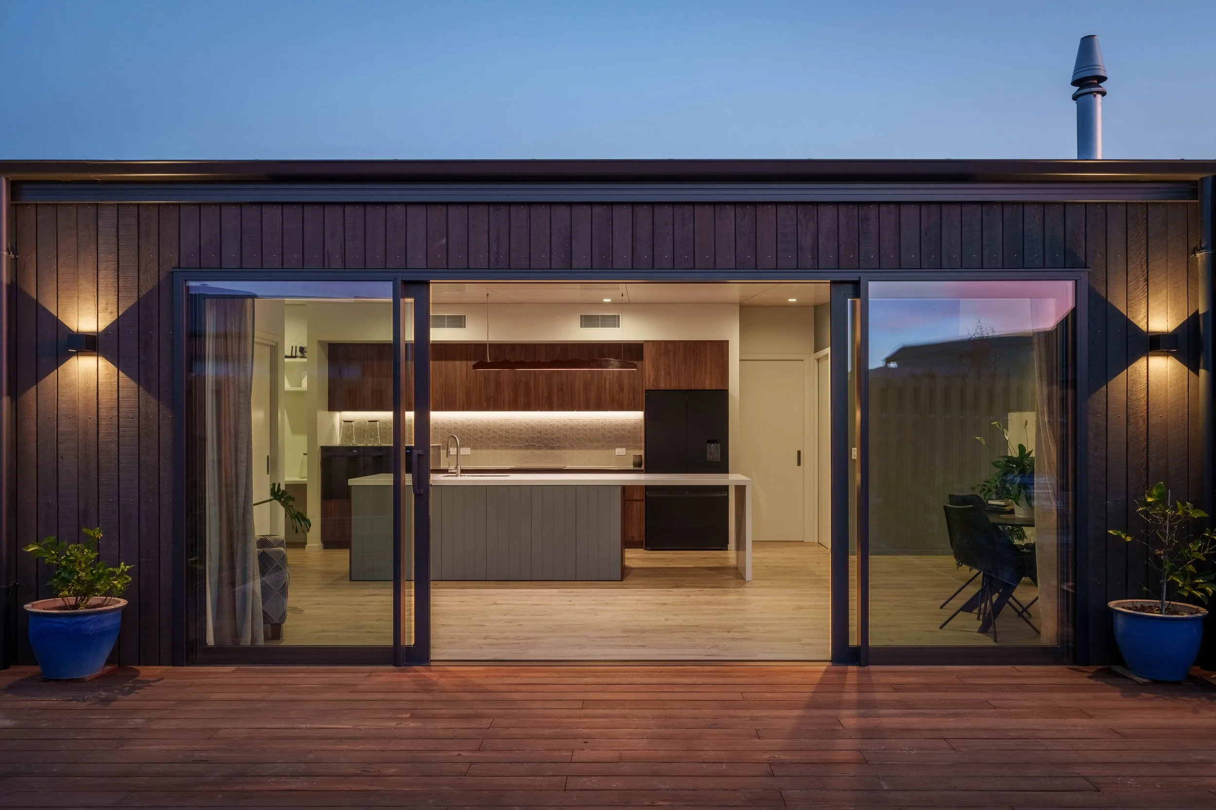 kyeburn-wanaka-deck-into-kitchen-dusk.jpg