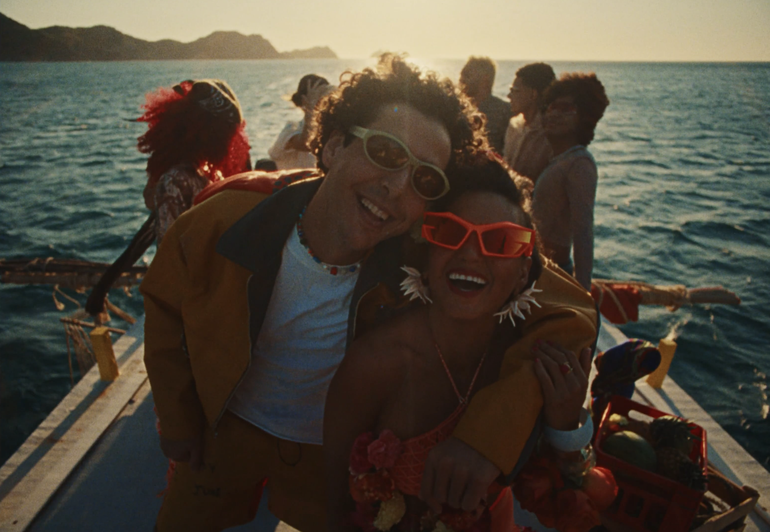Rawayana, Bomba Estereo - Me Pasa