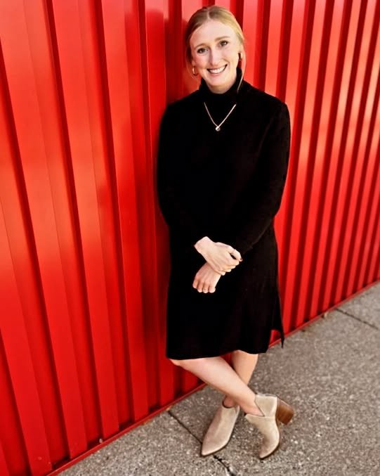 HI, I'M EMILY! 👋

I'm the founder of Holistic Education Solutions &amp; the lead SLP! 

I started HES after being frustrated with my contract company experiences and betting on myself to get it started independently. I'm not 100% independent, YET, b