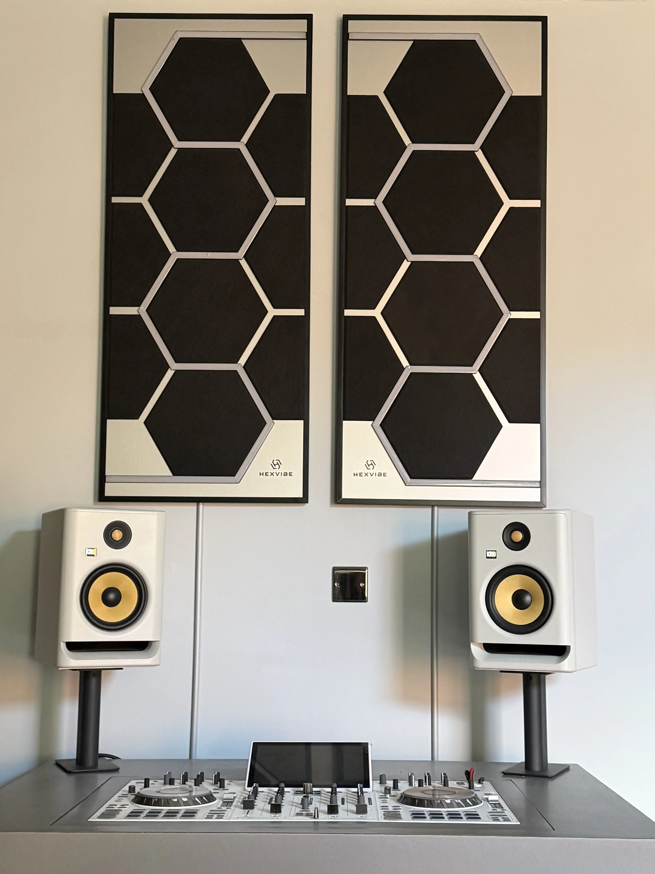 hexvibe-flow-acoustic-panels-dj-studio.jpeg
