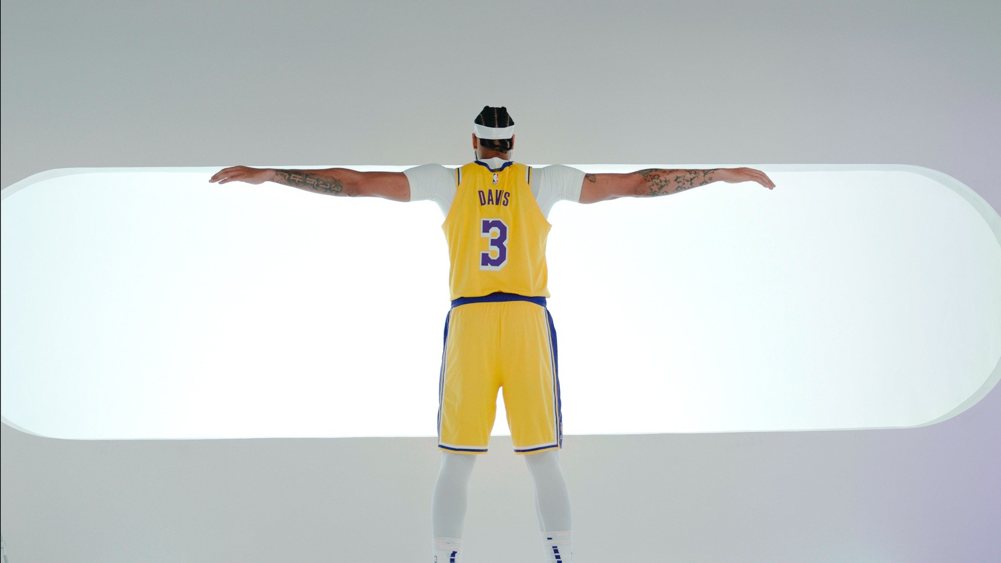 lakers16.jpg