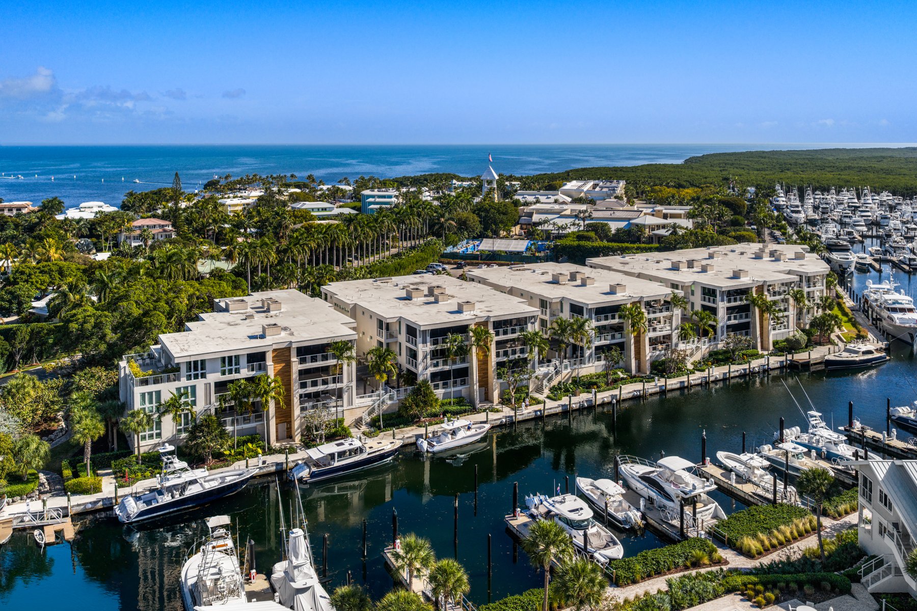 111 Beach Rd Unit 208_1oakstudiosdrone_03.jpg