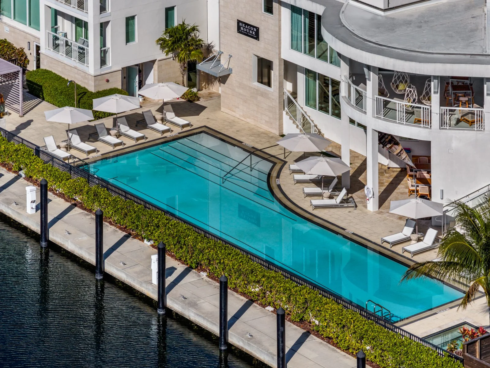 111 Beach Rd Unit 208_1oakstudiosdrone_02.jpg