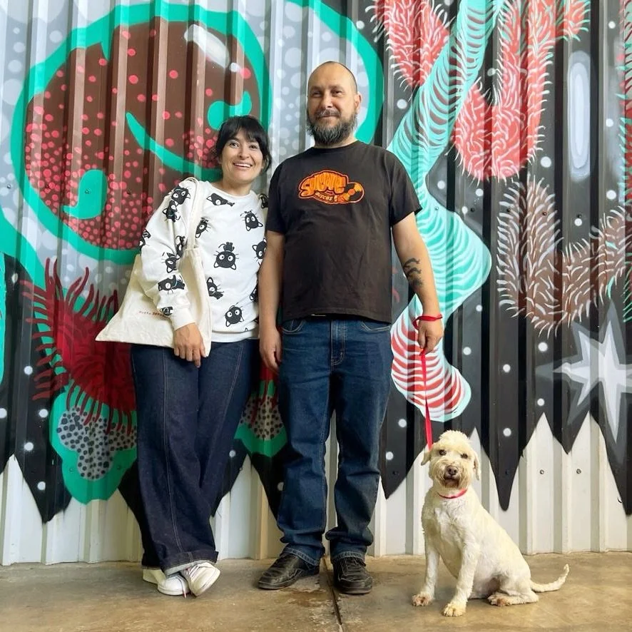 Mako ya tiene casa!
Gracias @maria.deloceanopacifico y @eljulk por incluirlo a su manada y darle a est&eacute; schnauzer chavo ruco el amor y la direcci&oacute;n que necesitaba para sentirse c&oacute;modo 🍻