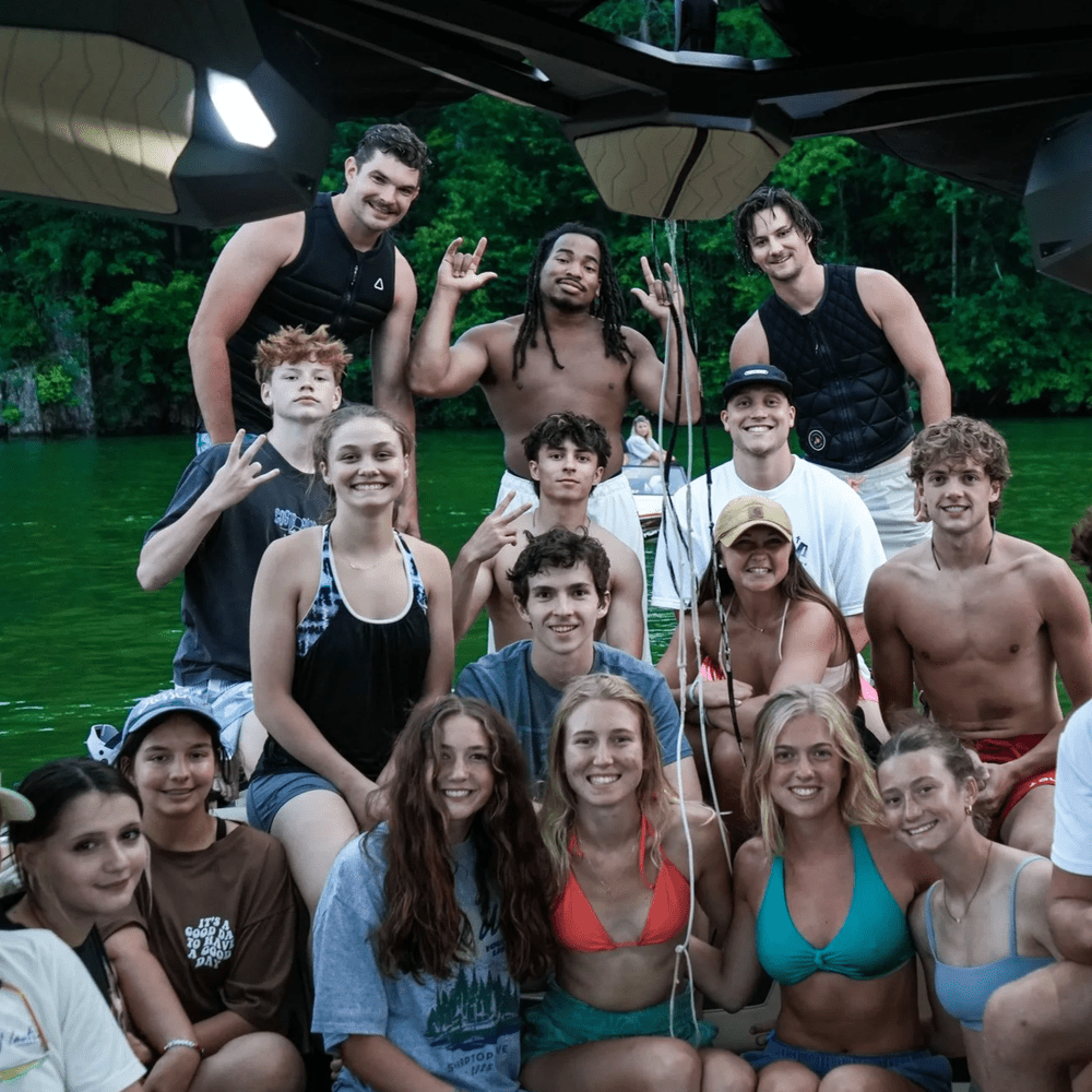 SonRise students together on the boat