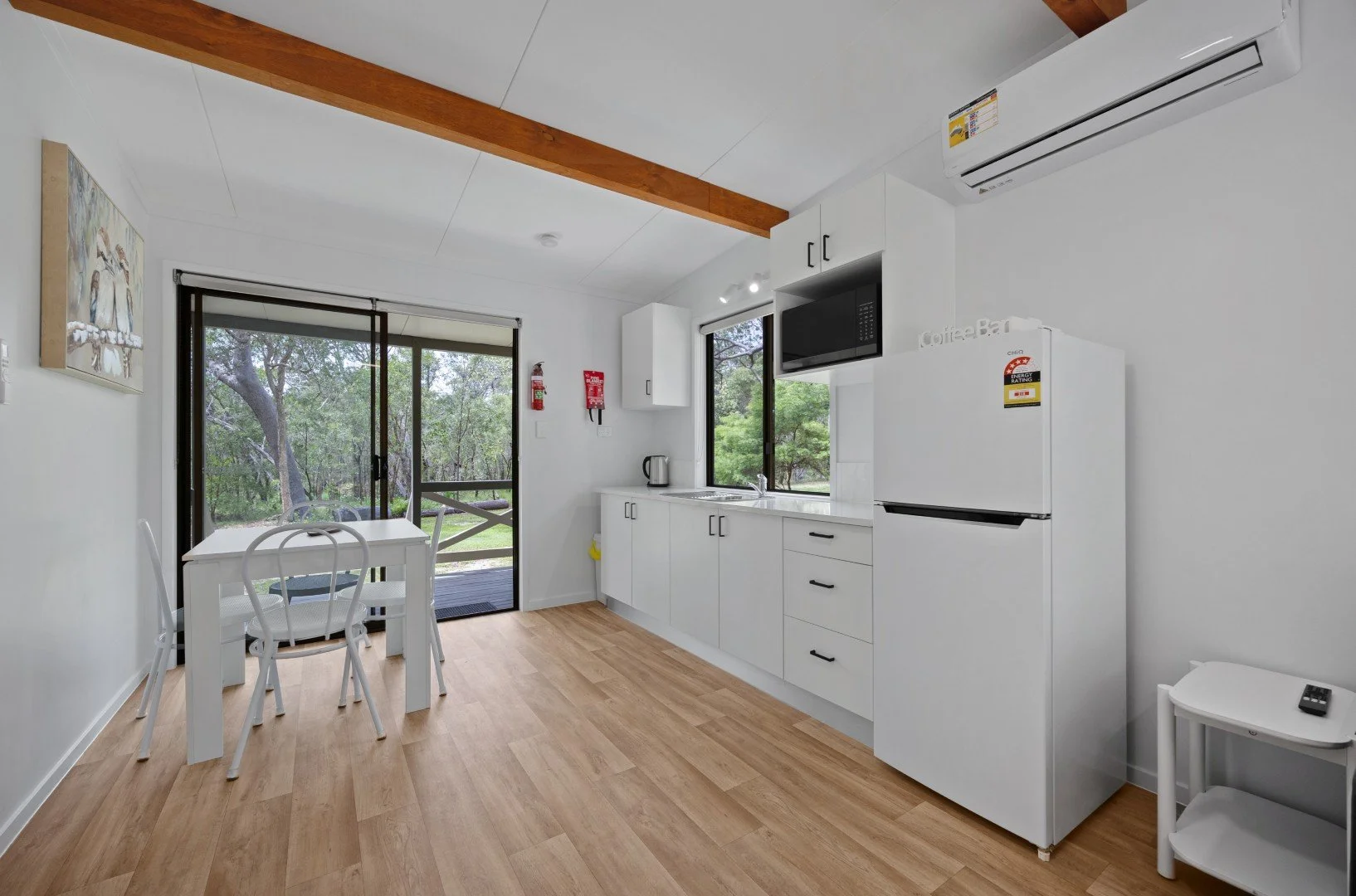 Kitchen &amp; dining area