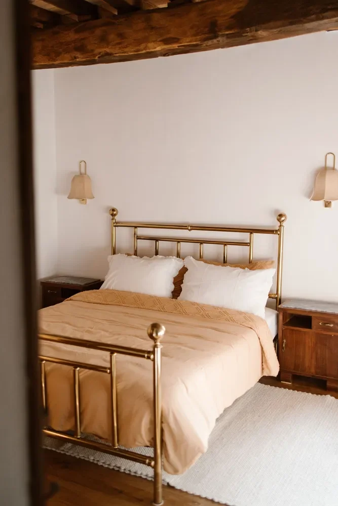 Single Room, Shared Bathroom