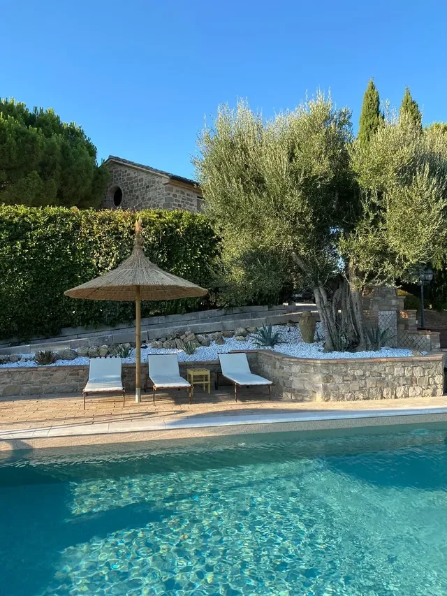 il posto pools.webp