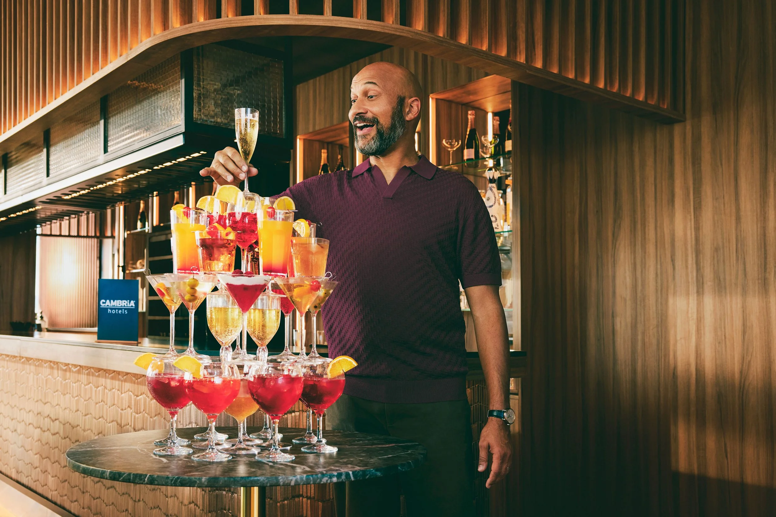 77113_4jAa3J_johnson-choice-hotels-keegan-michael-key-2026-01.jpg
