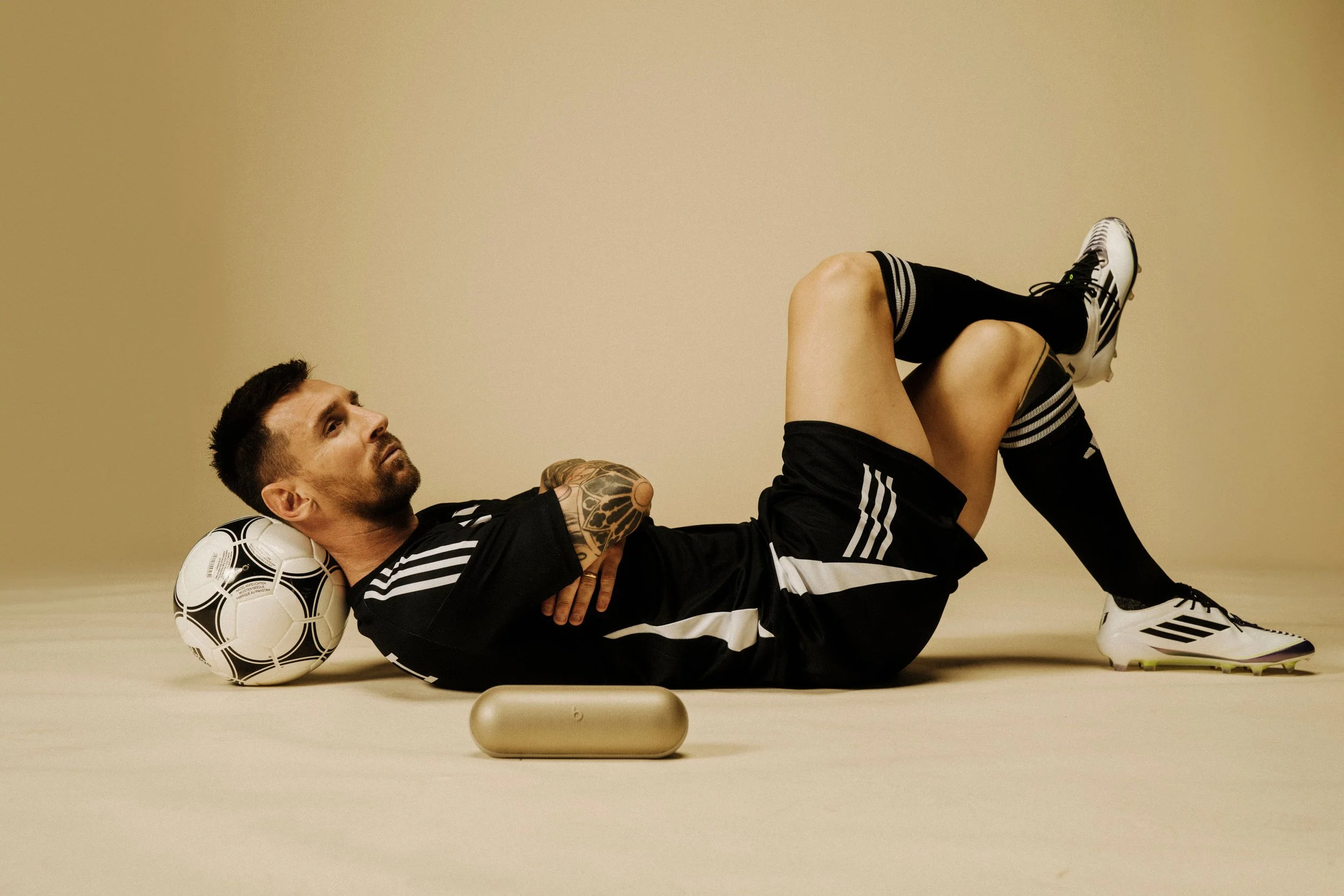 67760_qCfJfQ_smith-beats-by-dre-pulse-lionel-messi-2025-18.jpg