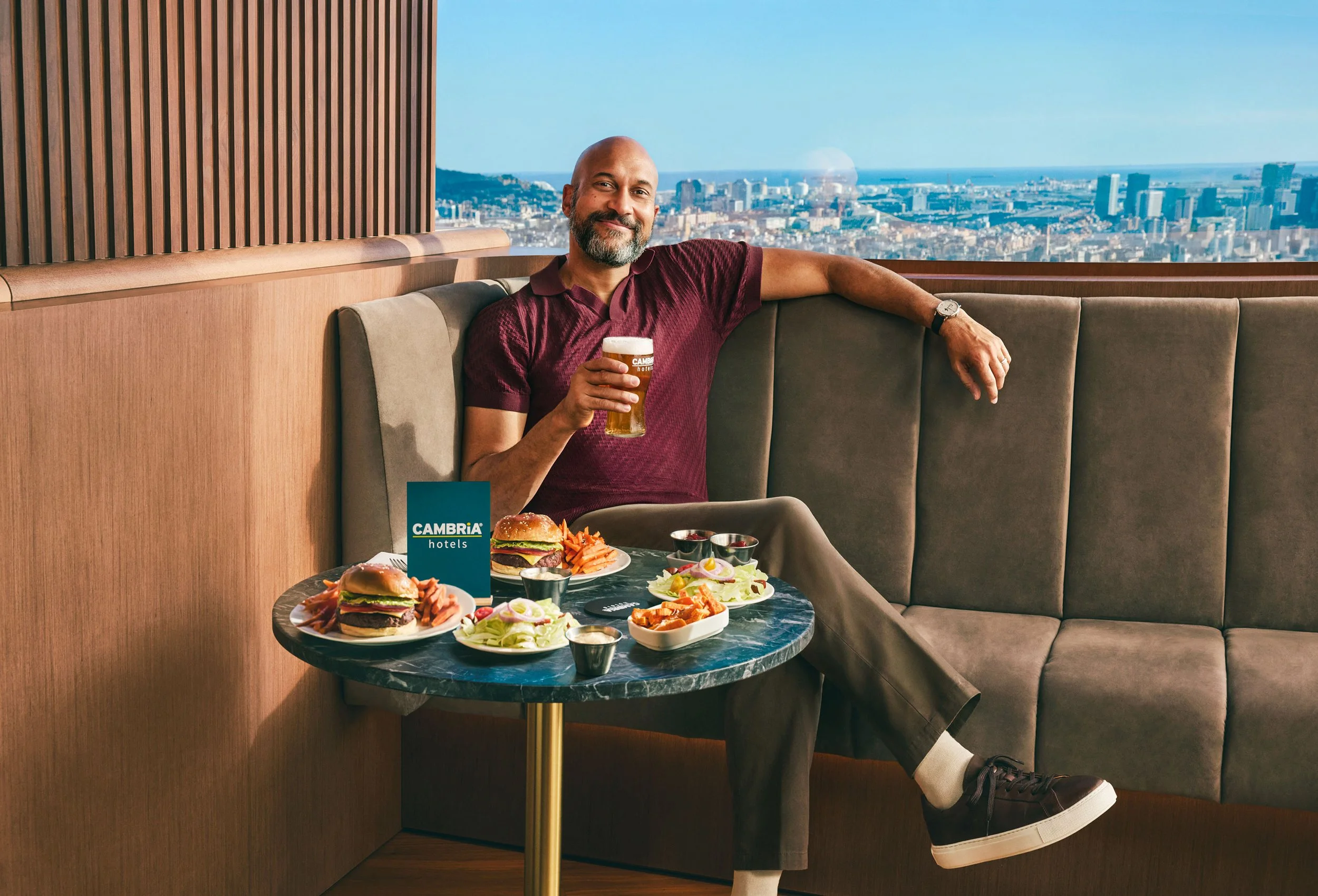 77113_5WjOiH_johnson-choice-hotels-keegan-michael-key-2026-04.jpg