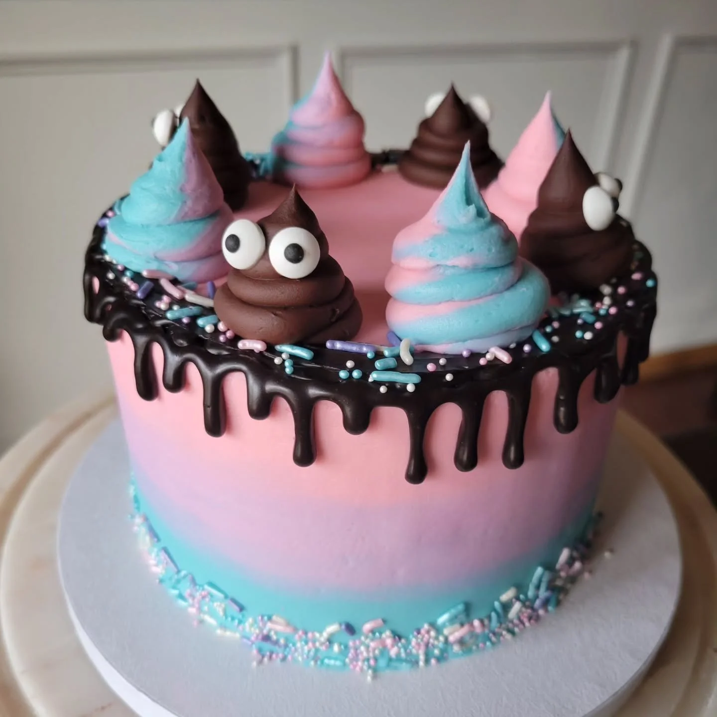 Is there a better way to celebrate potty training???
We start potty training our Son next weekend! Maybe you will be seeing another one of these soon 😉

...very wishful thinking haha pray for us. 

#pottytraining #pottycake #motherhoodandcake #suppo