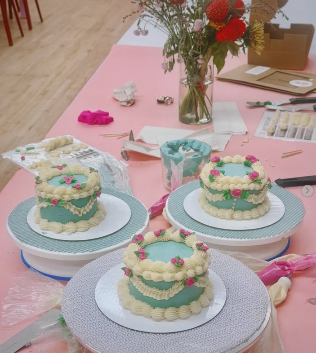 Summer Vintage Cake Decorating class